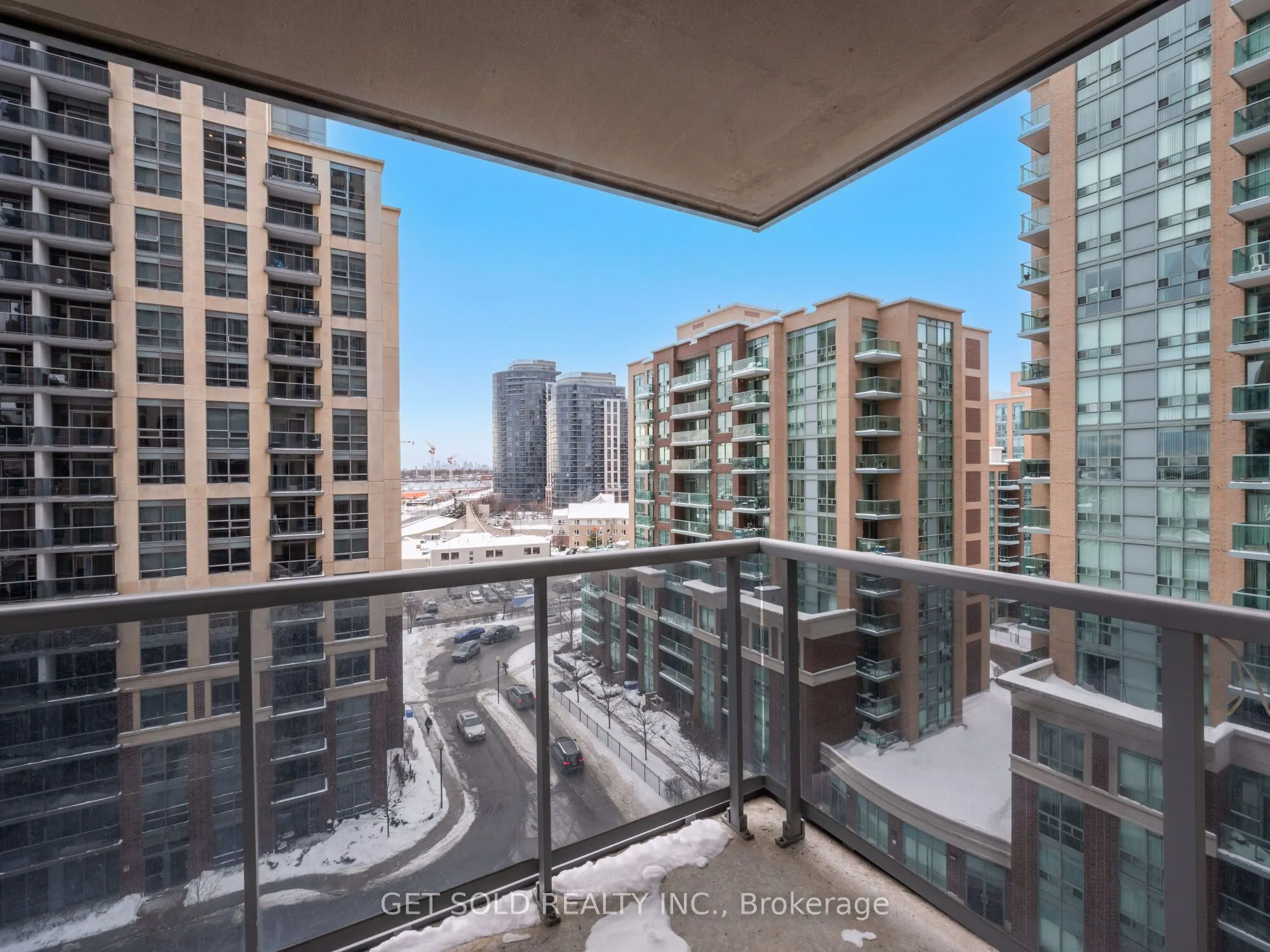 5 Michael Power Place, #906