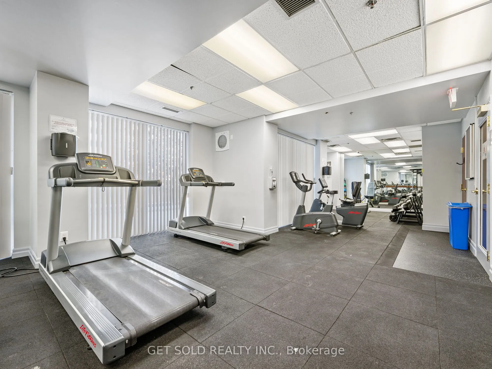 5 Michael Power Place, #906
