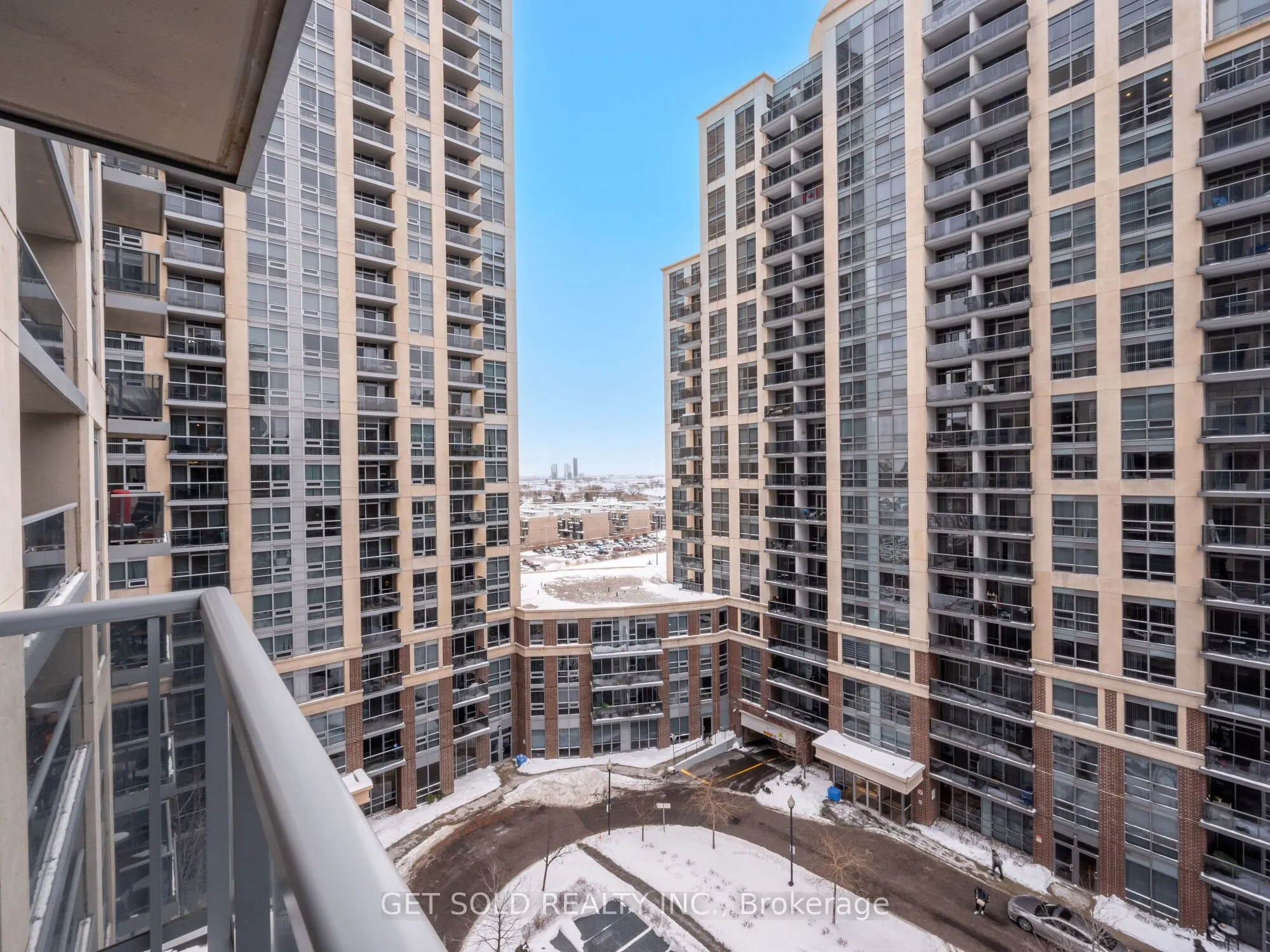 5 Michael Power Place, #906