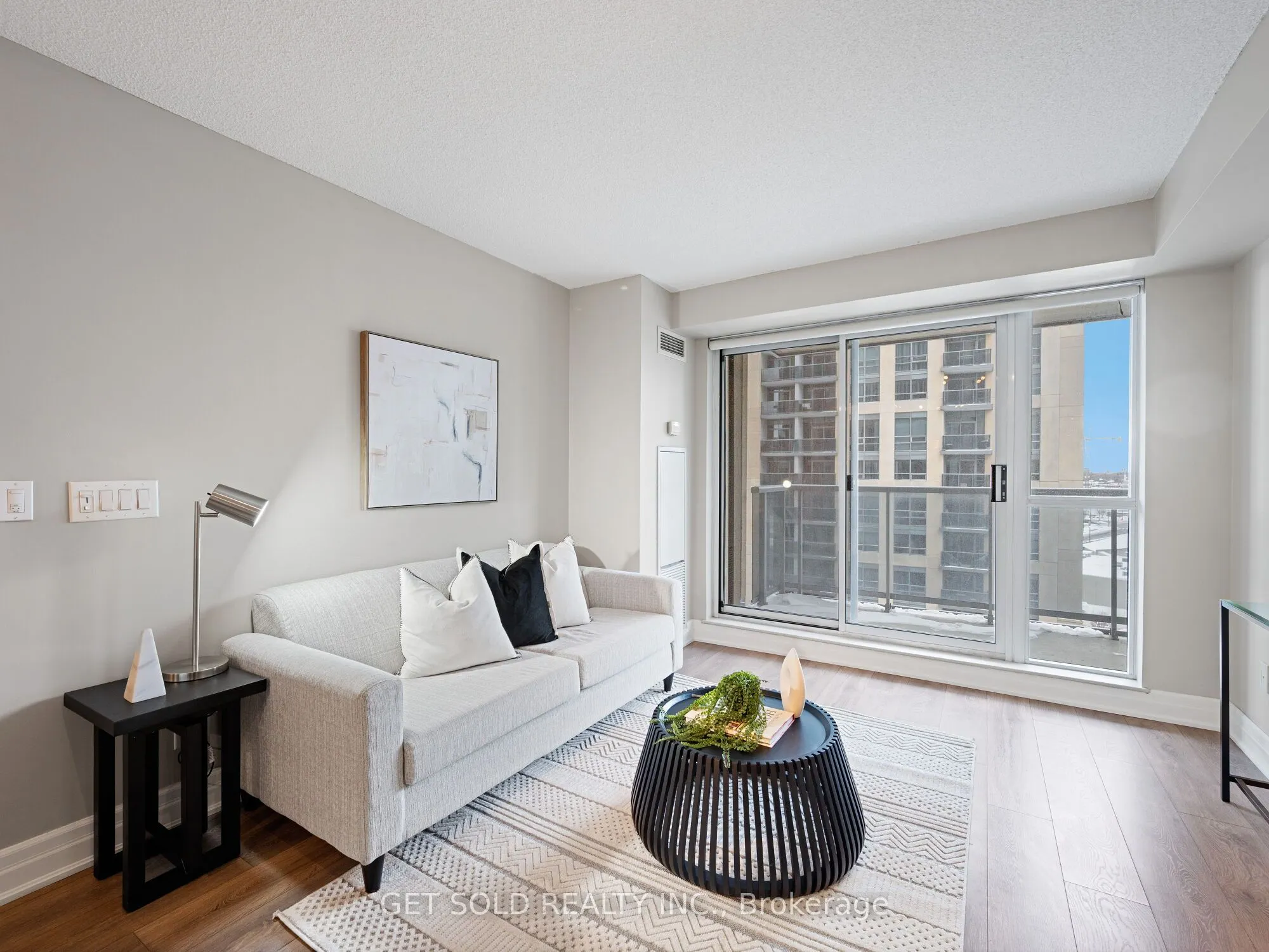 5 Michael Power Place, #906