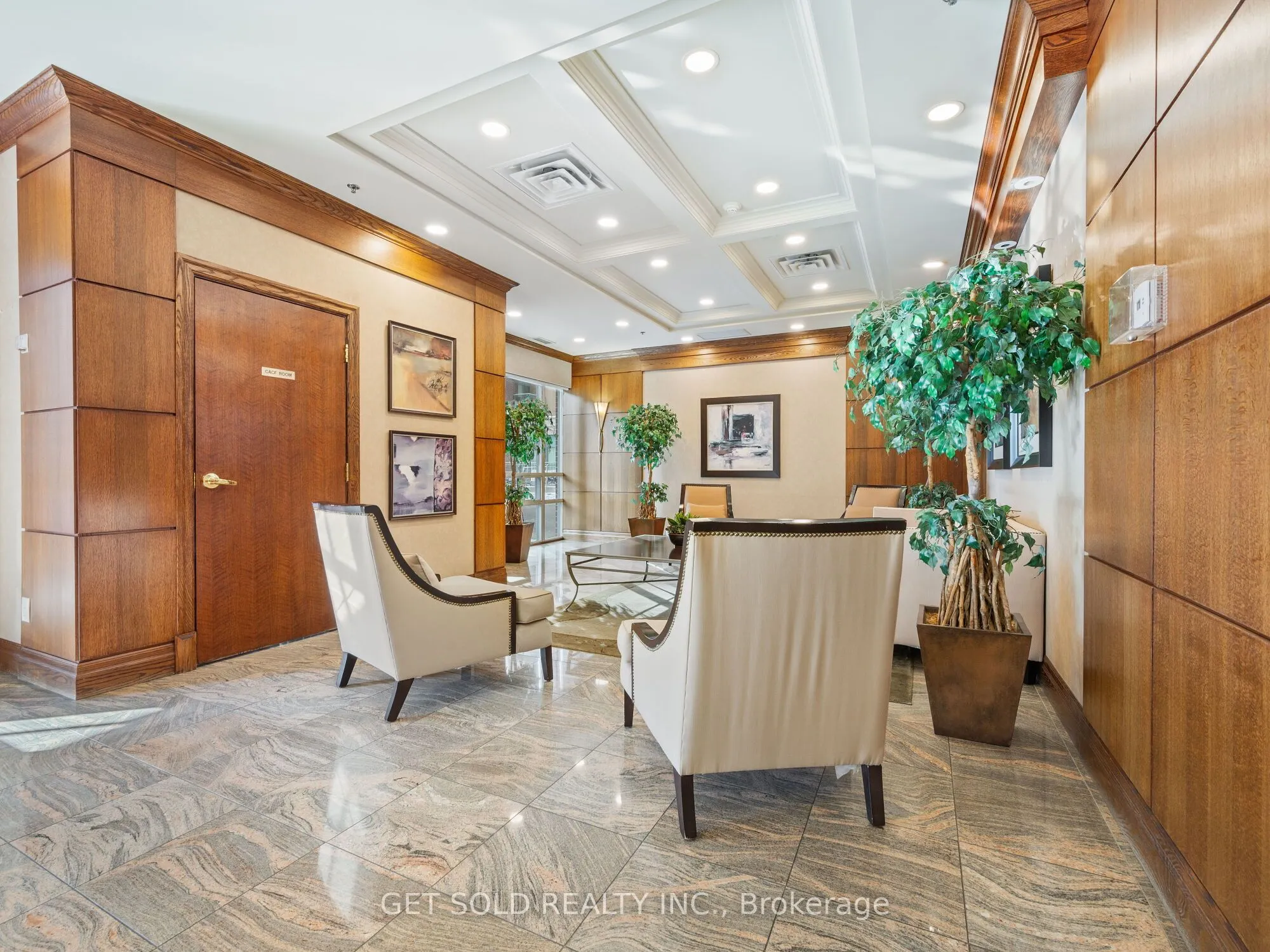 5 Michael Power Place, #906