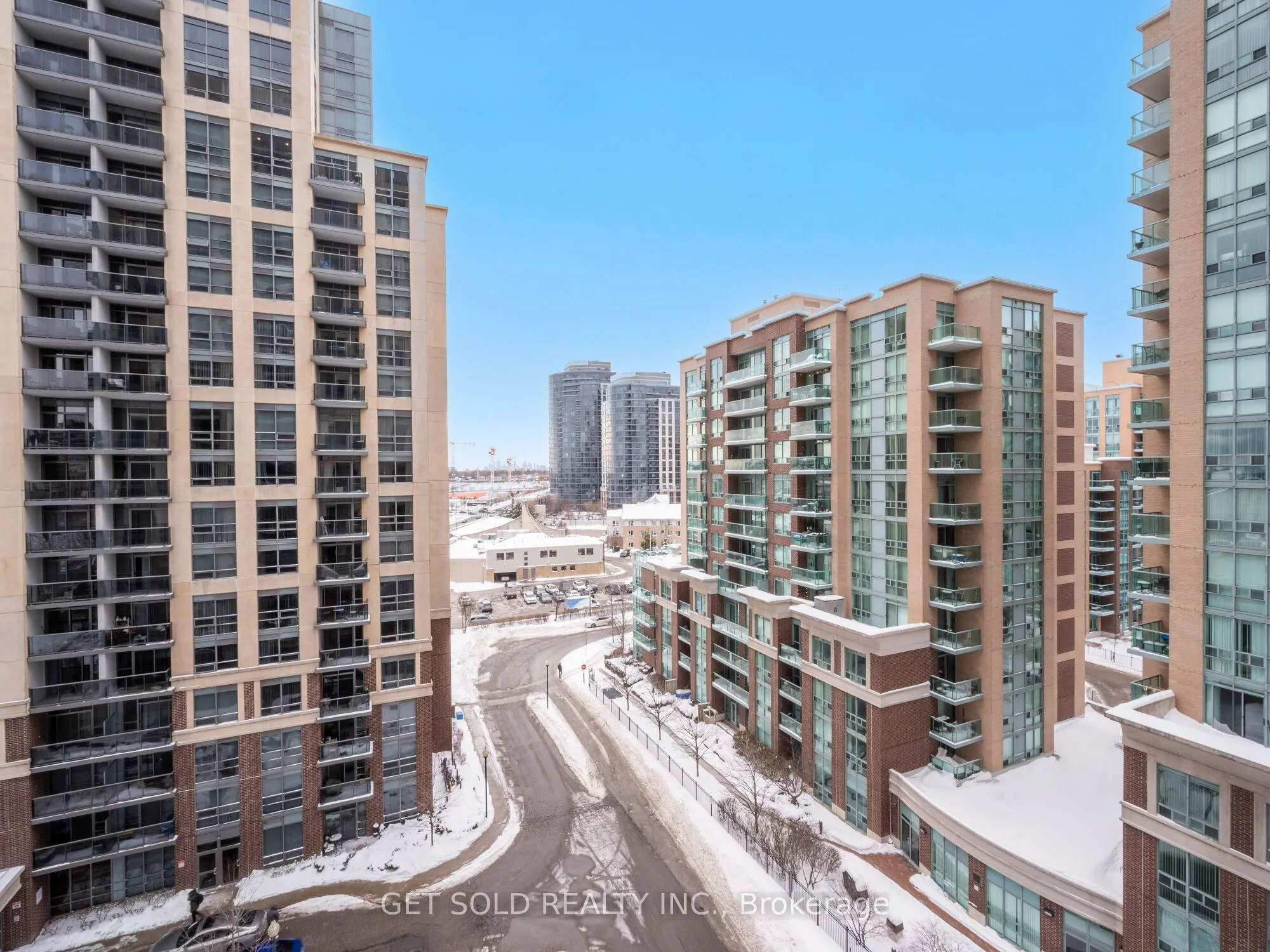 5 Michael Power Place, #906