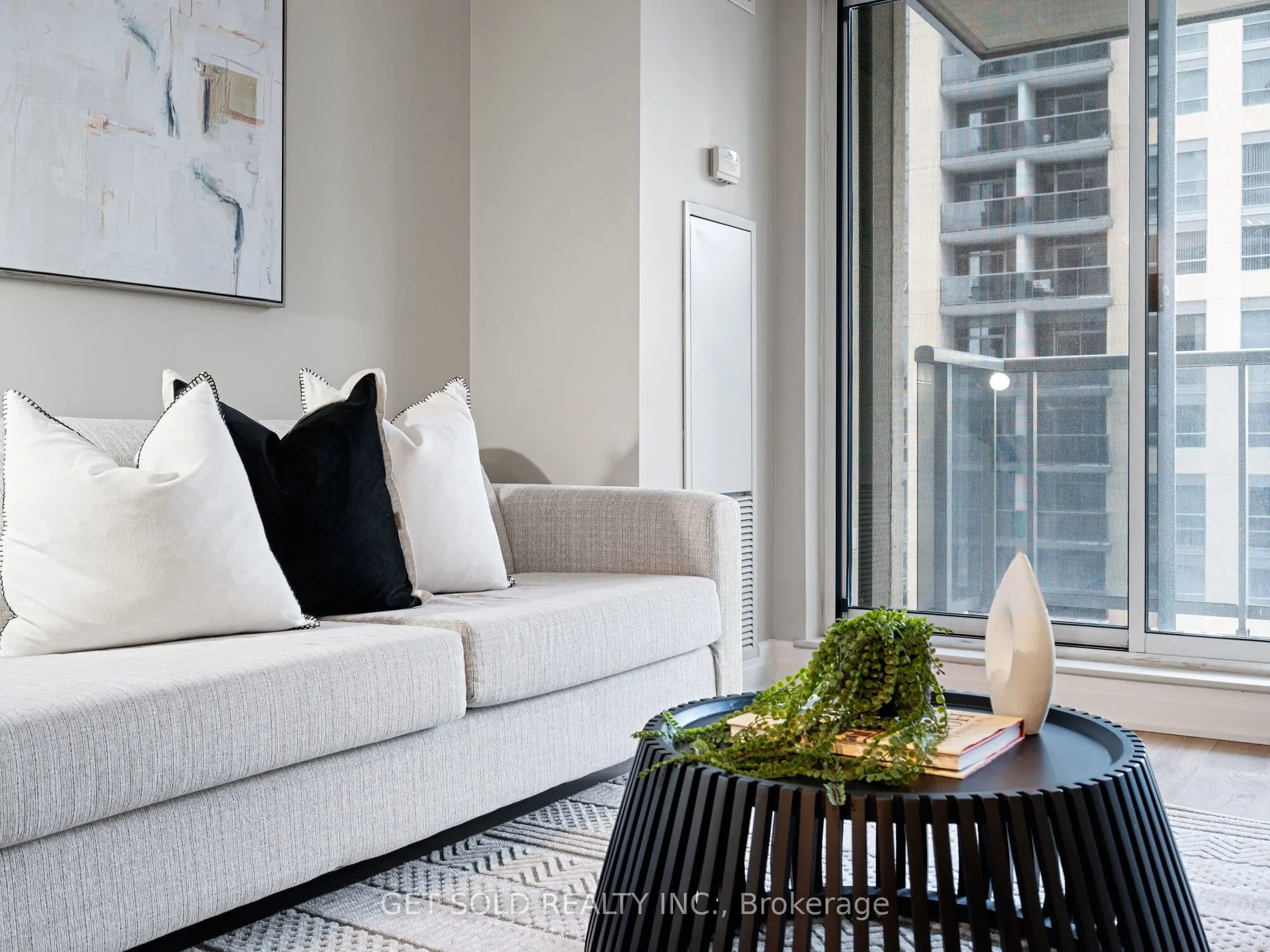 5 Michael Power Place, #906