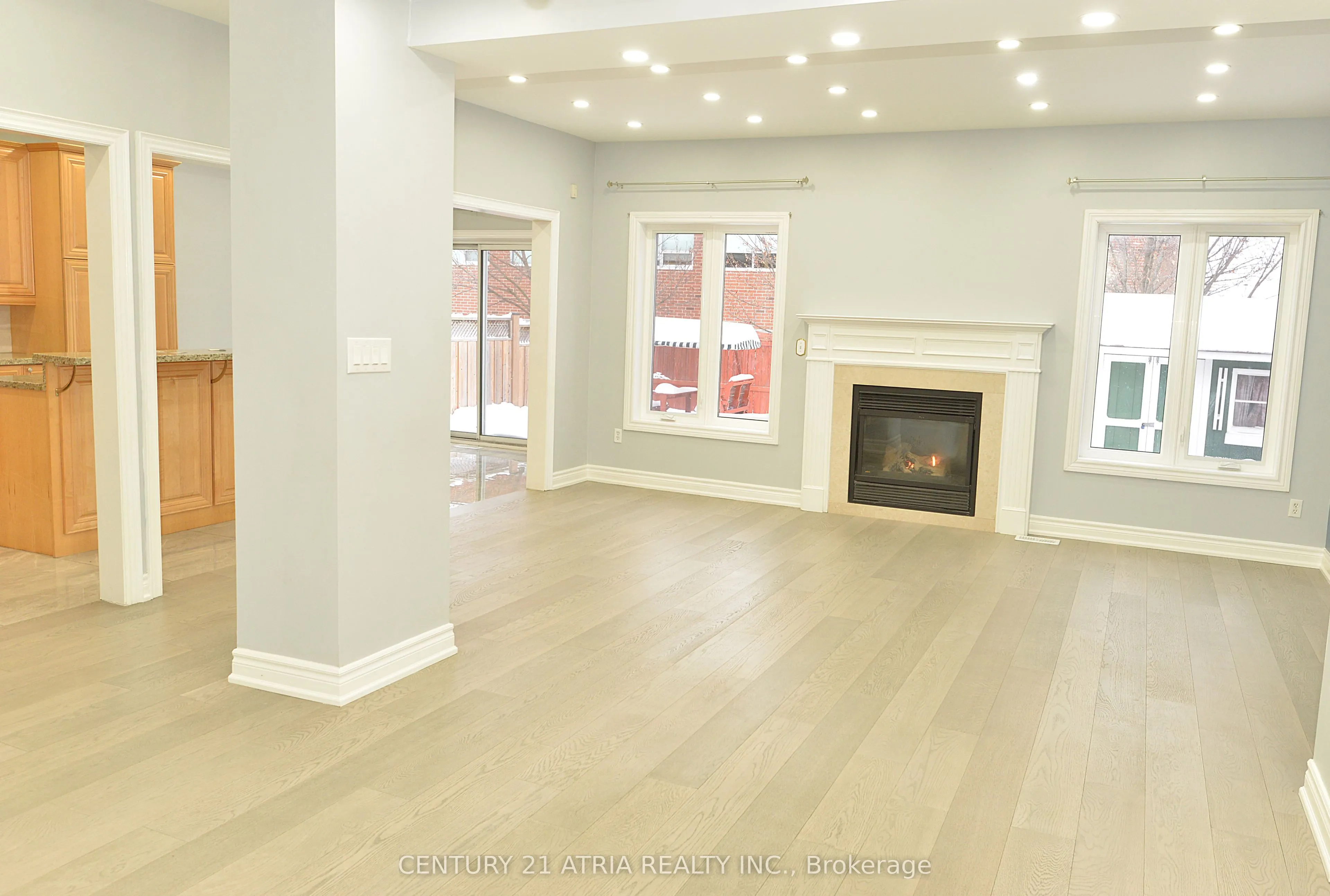 1093 Lamplight Way