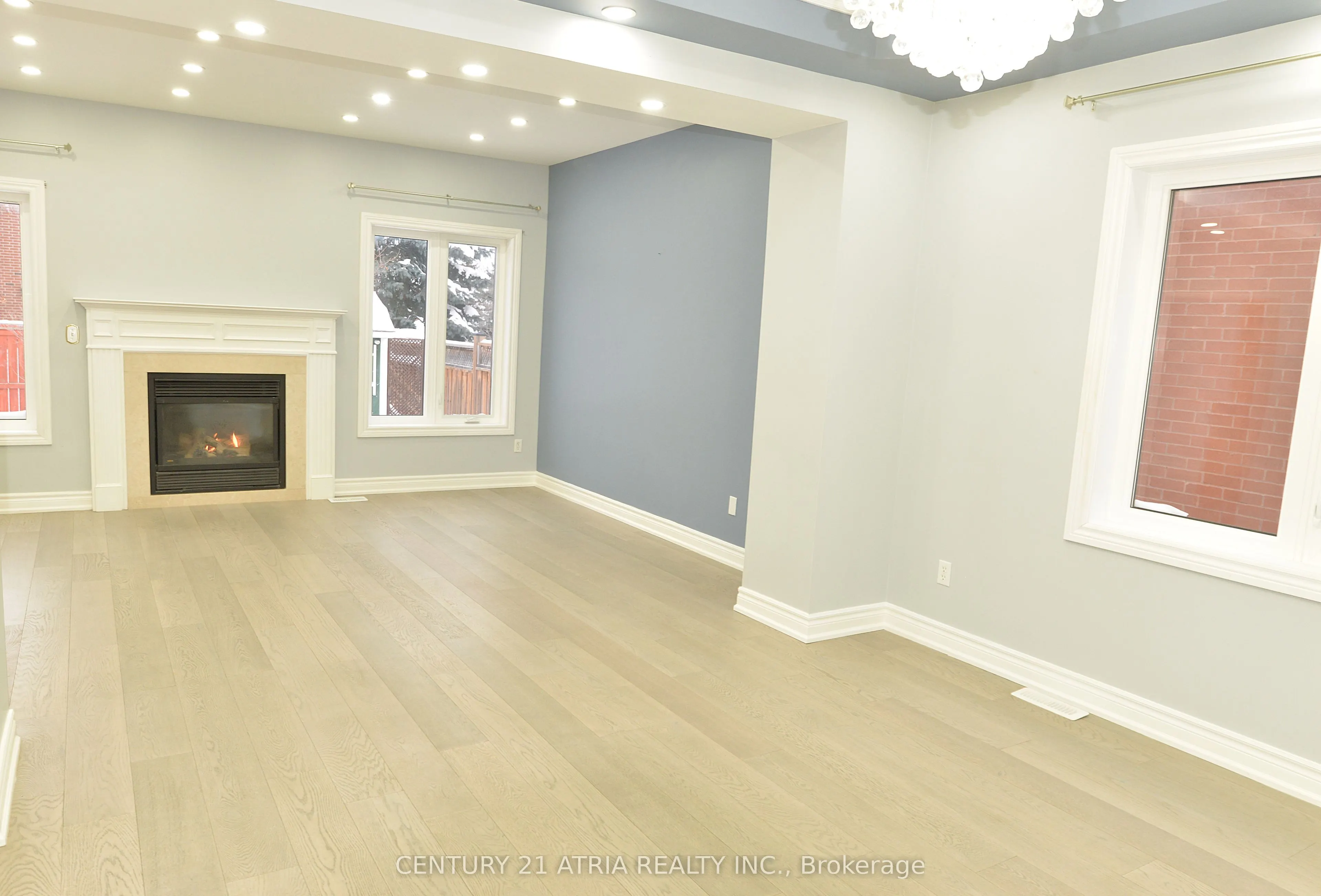 1093 Lamplight Way