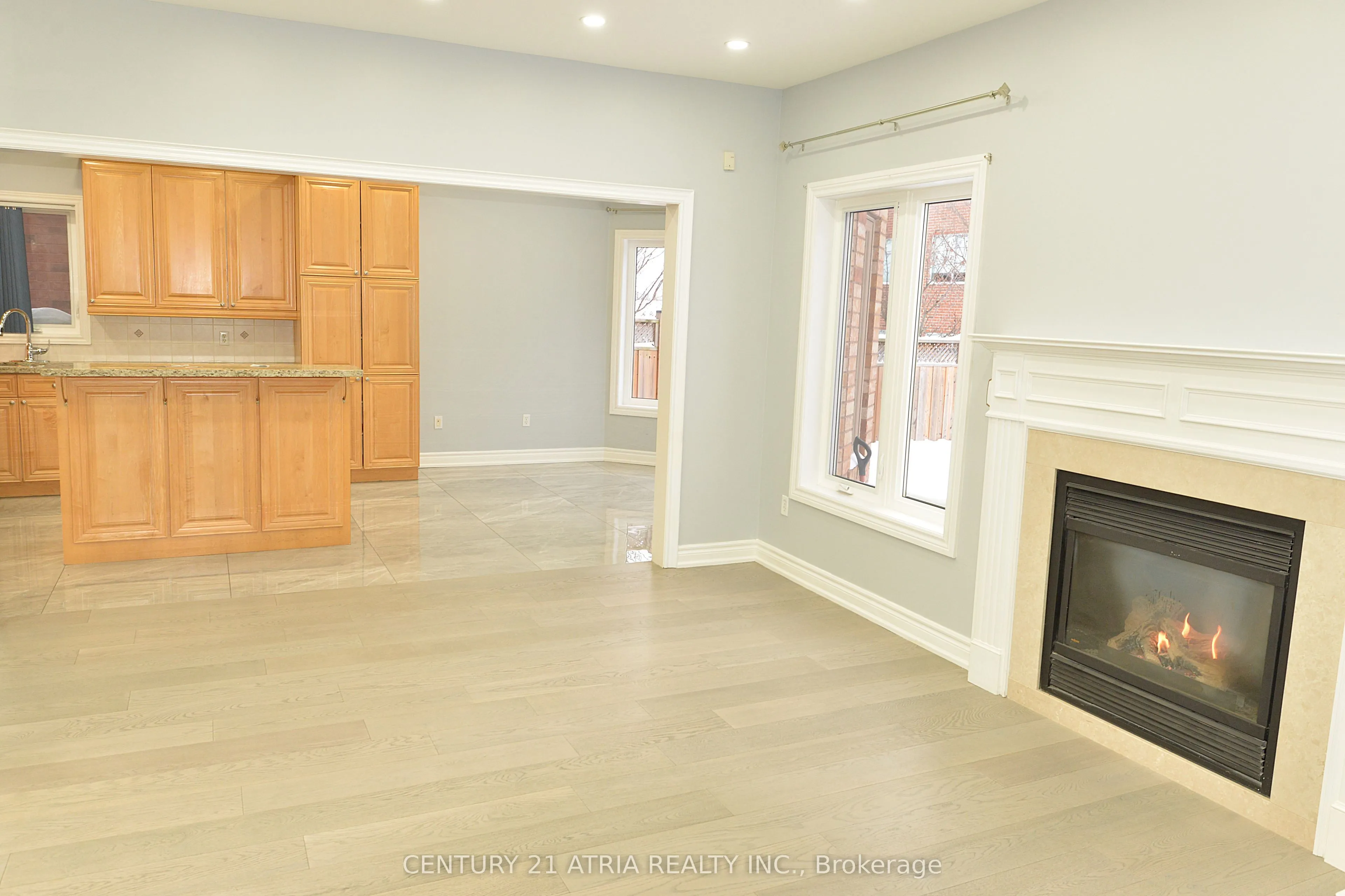 1093 Lamplight Way