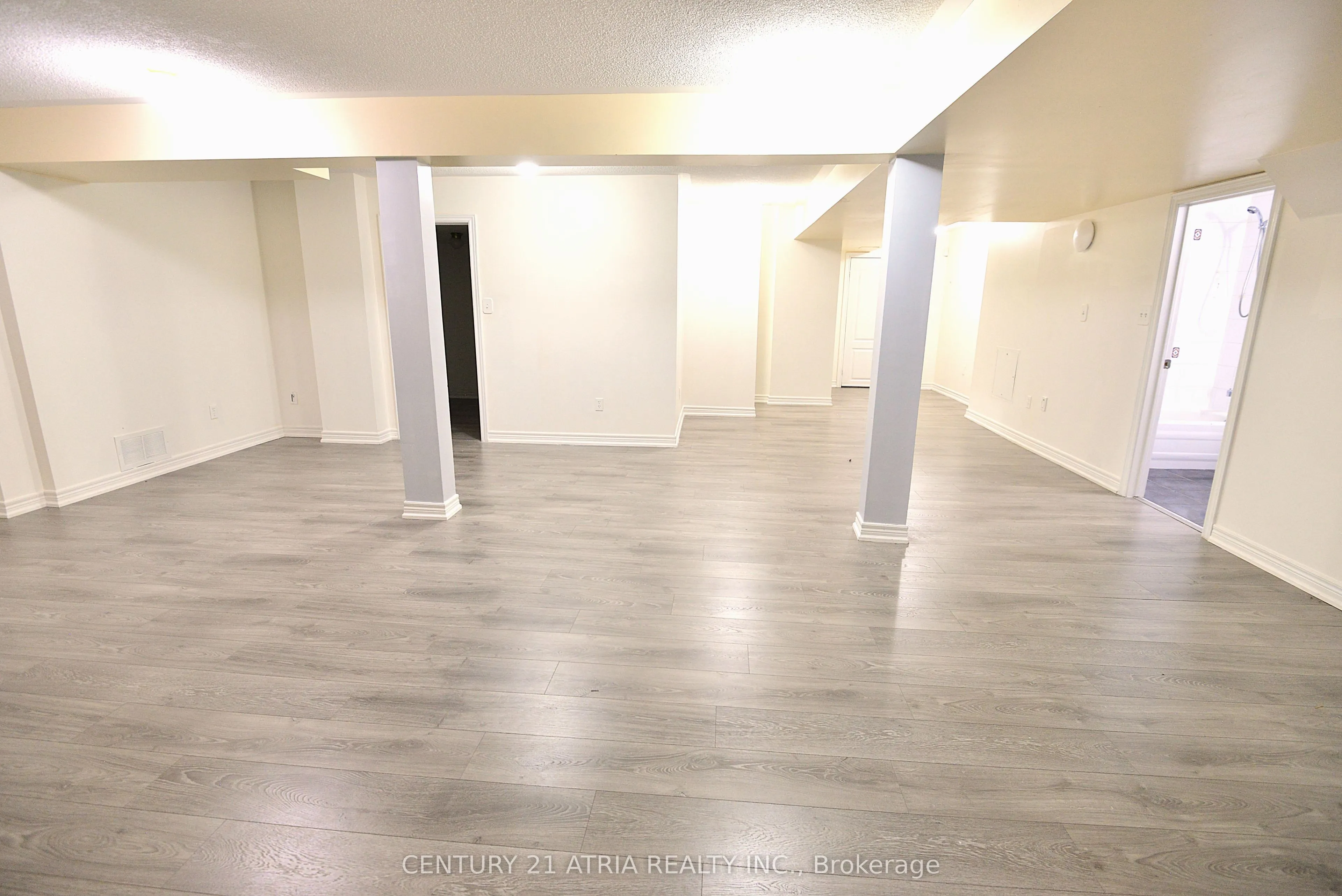 1093 Lamplight Way