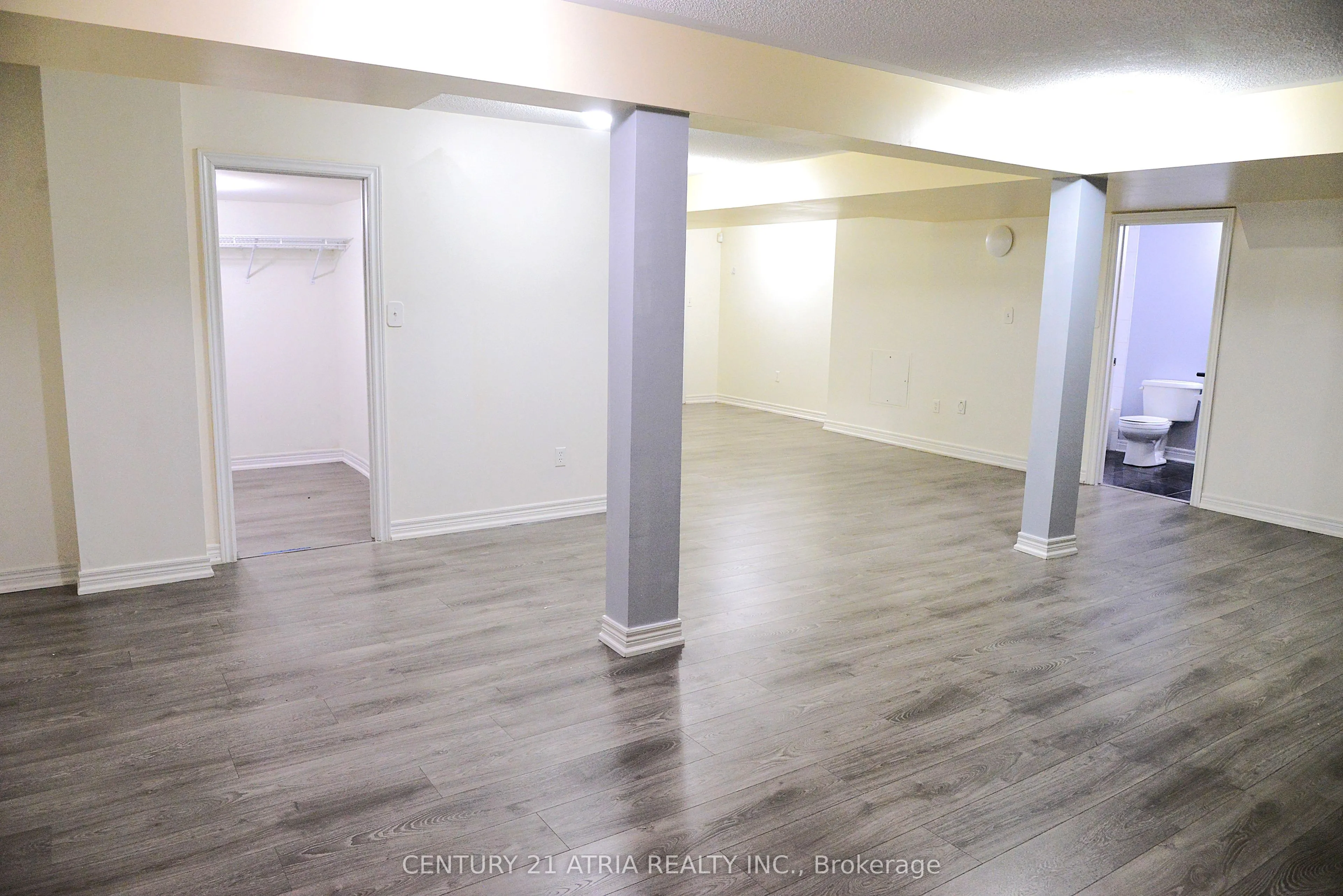 1093 Lamplight Way