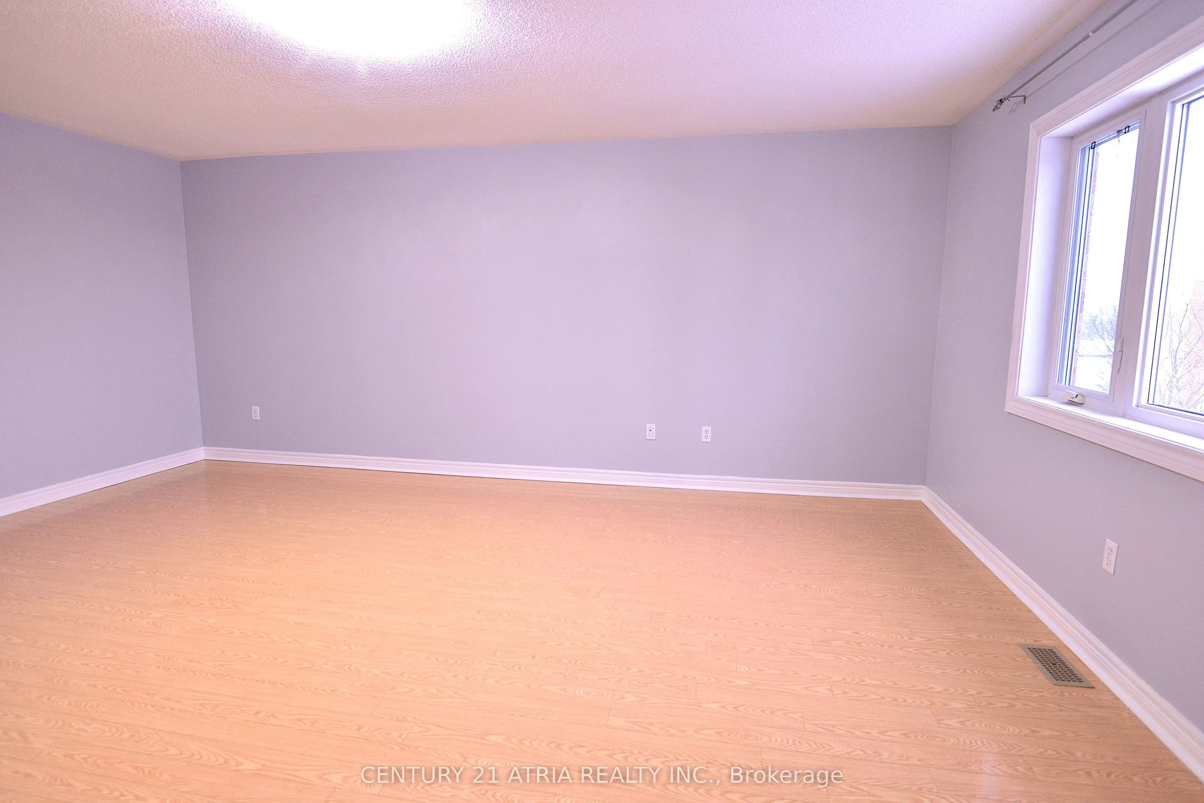 1093 Lamplight Way