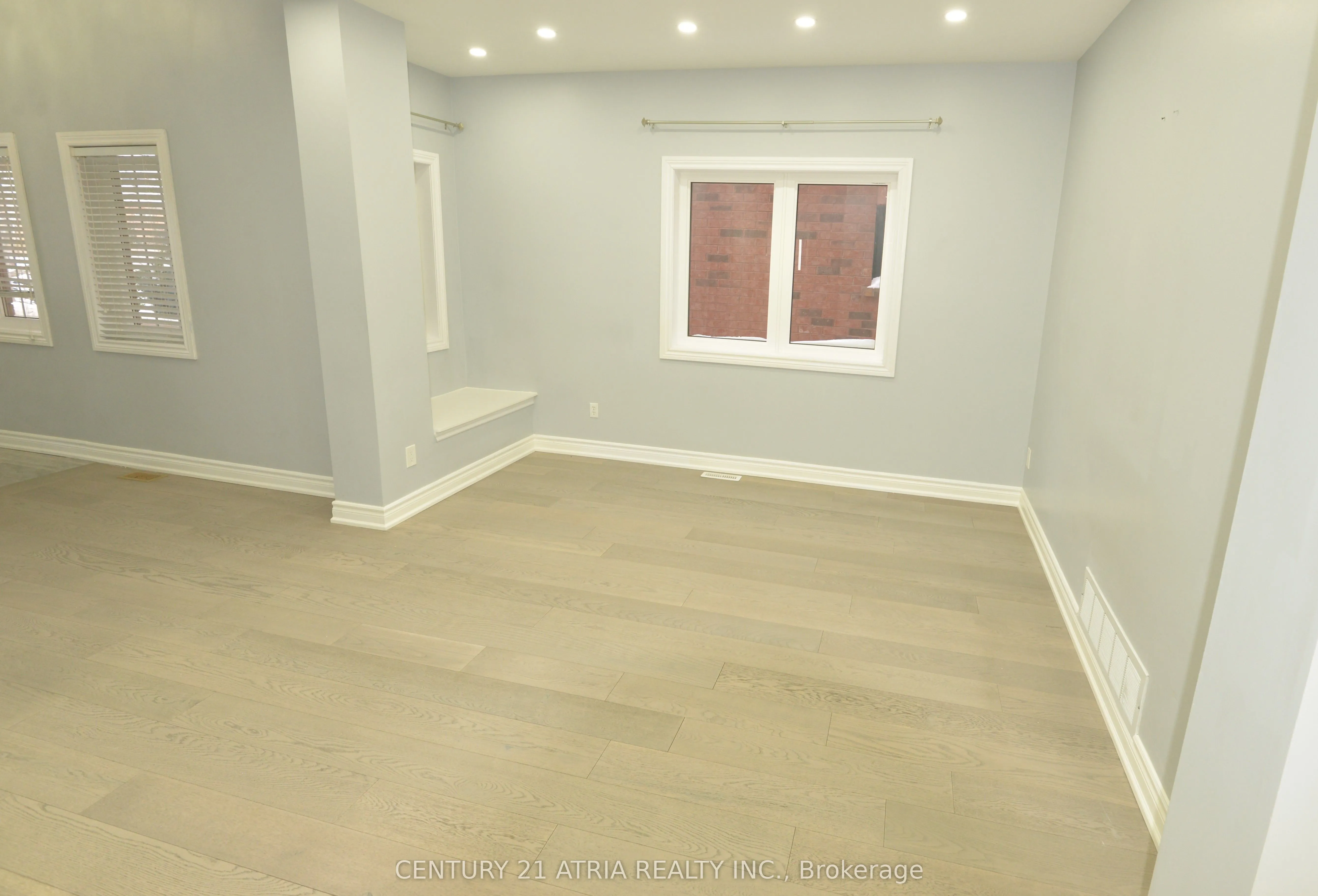 1093 Lamplight Way