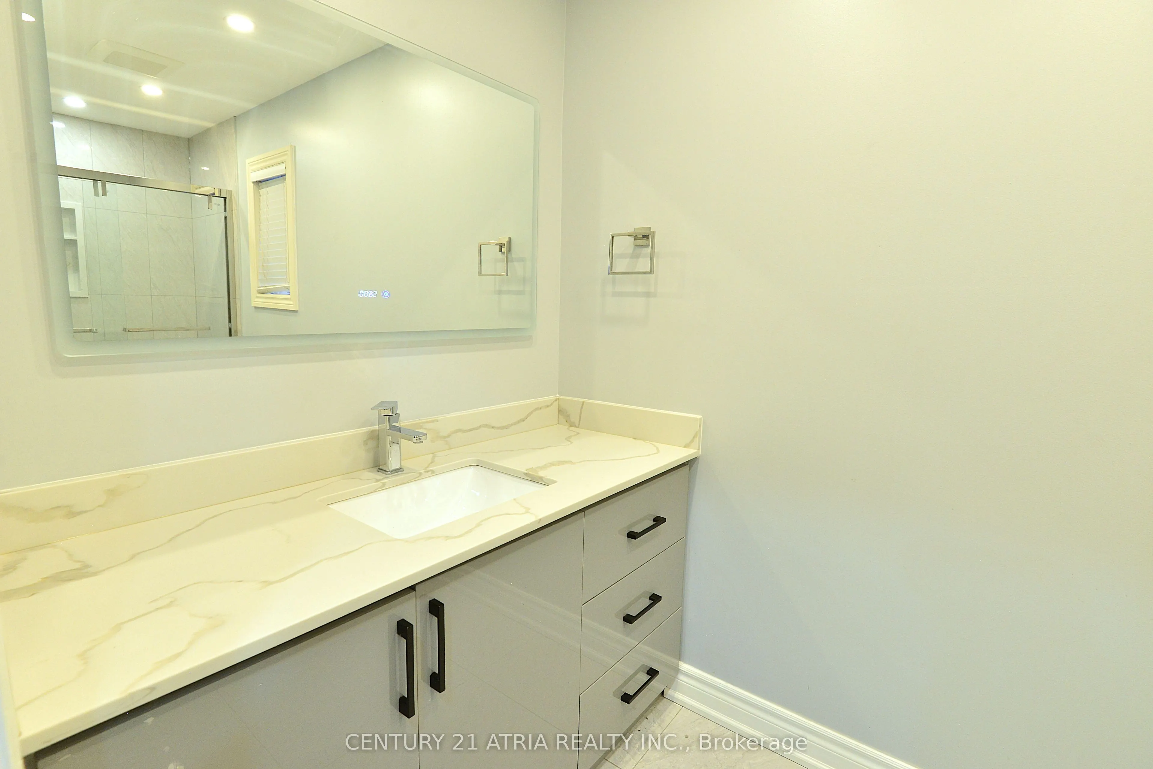 1093 Lamplight Way