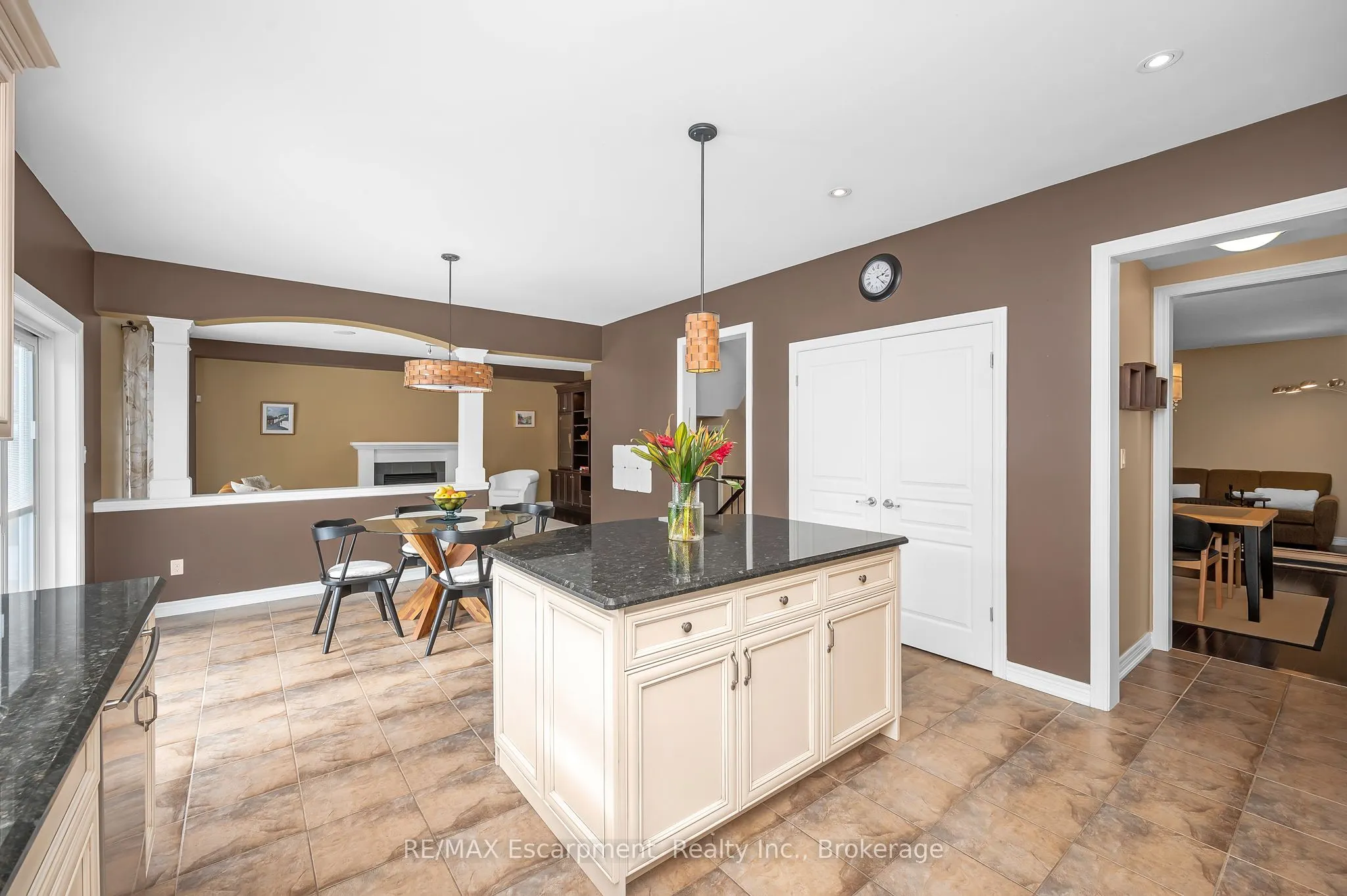 2360 Colonel William Parkway
