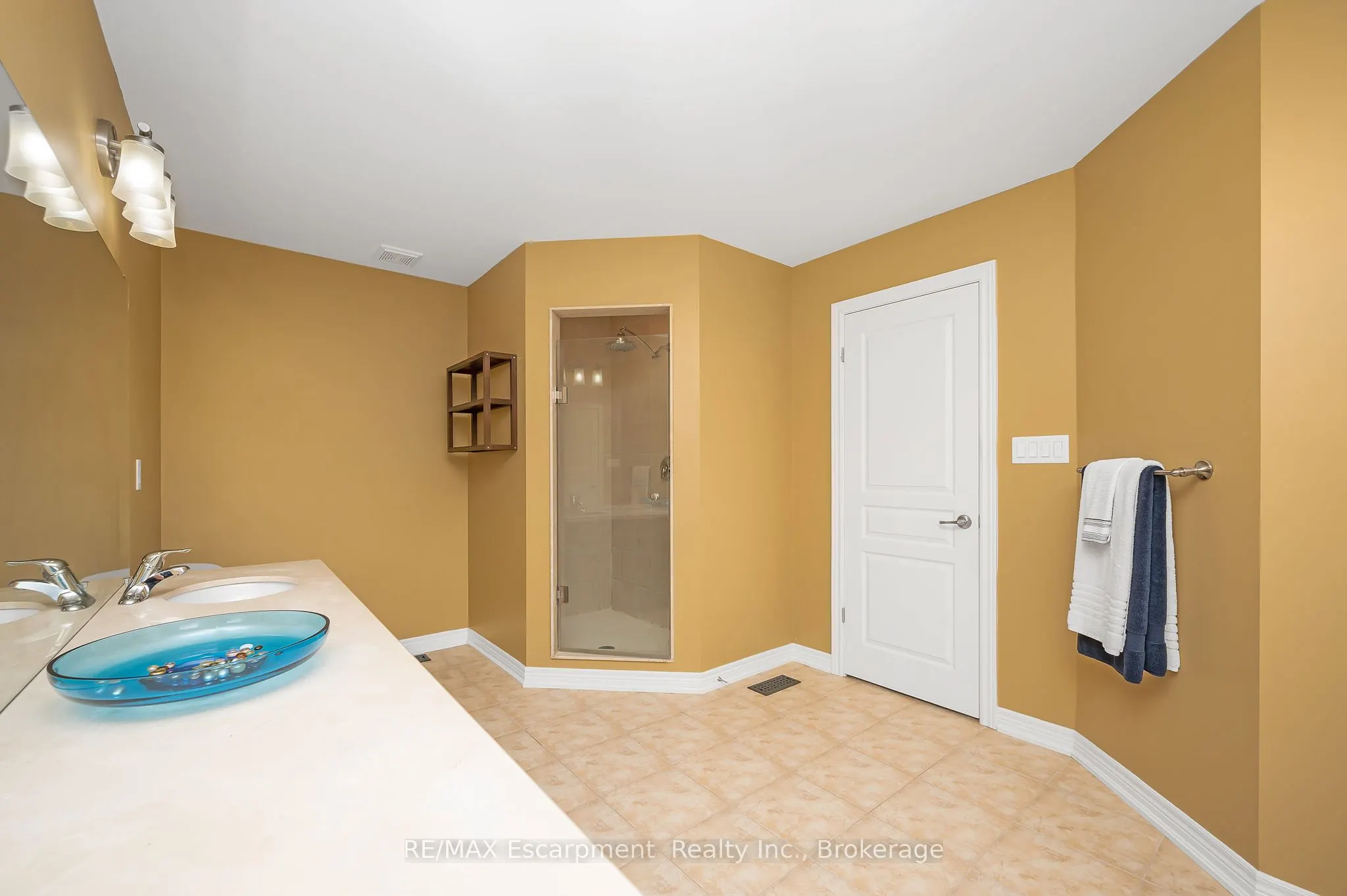 2360 Colonel William Parkway