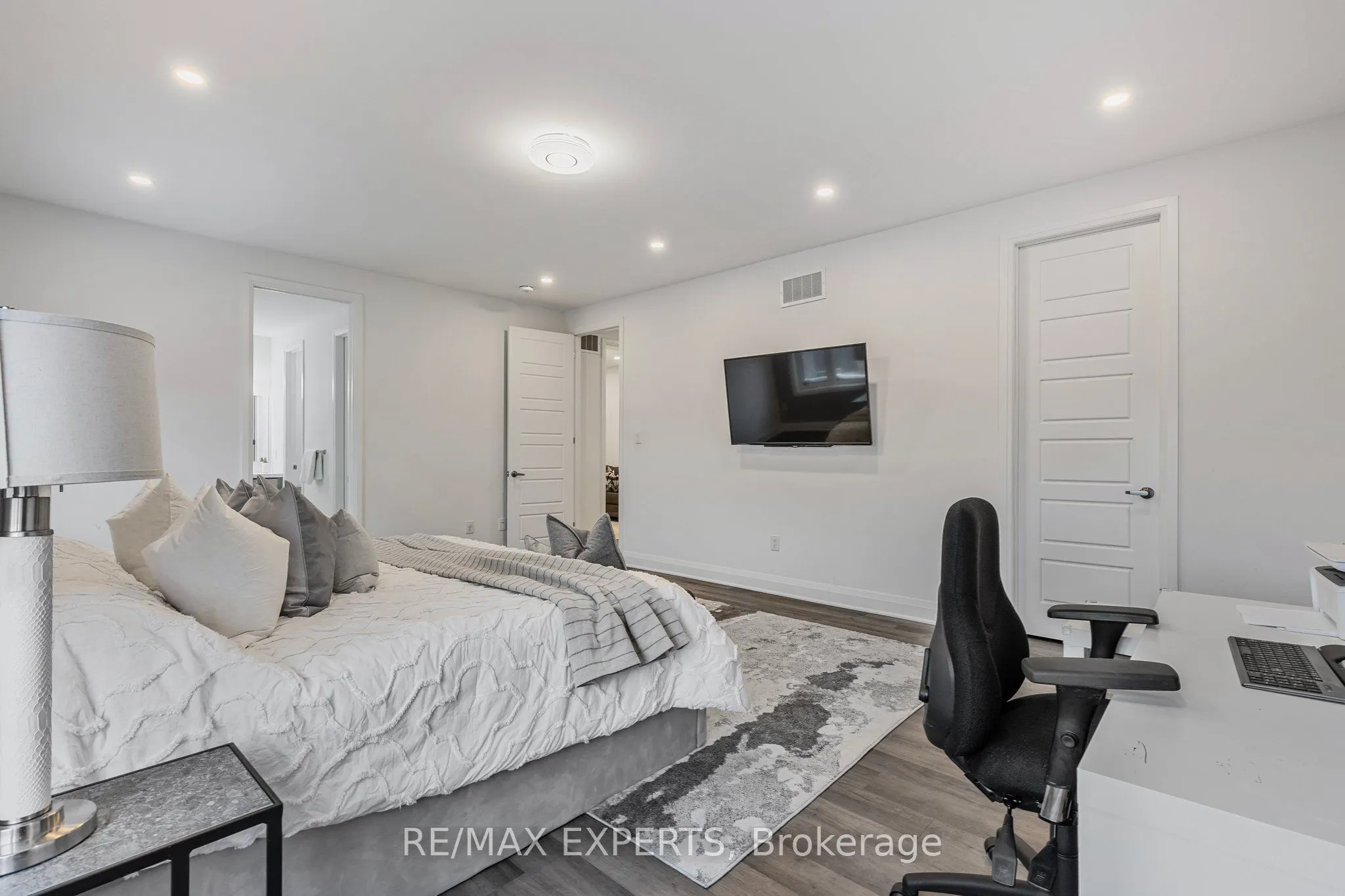 1411 Lobelia Crescent