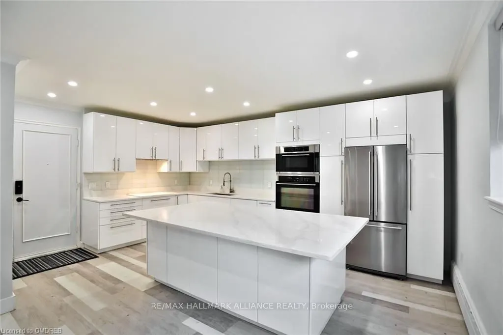 2054 Courtland Drive, #102