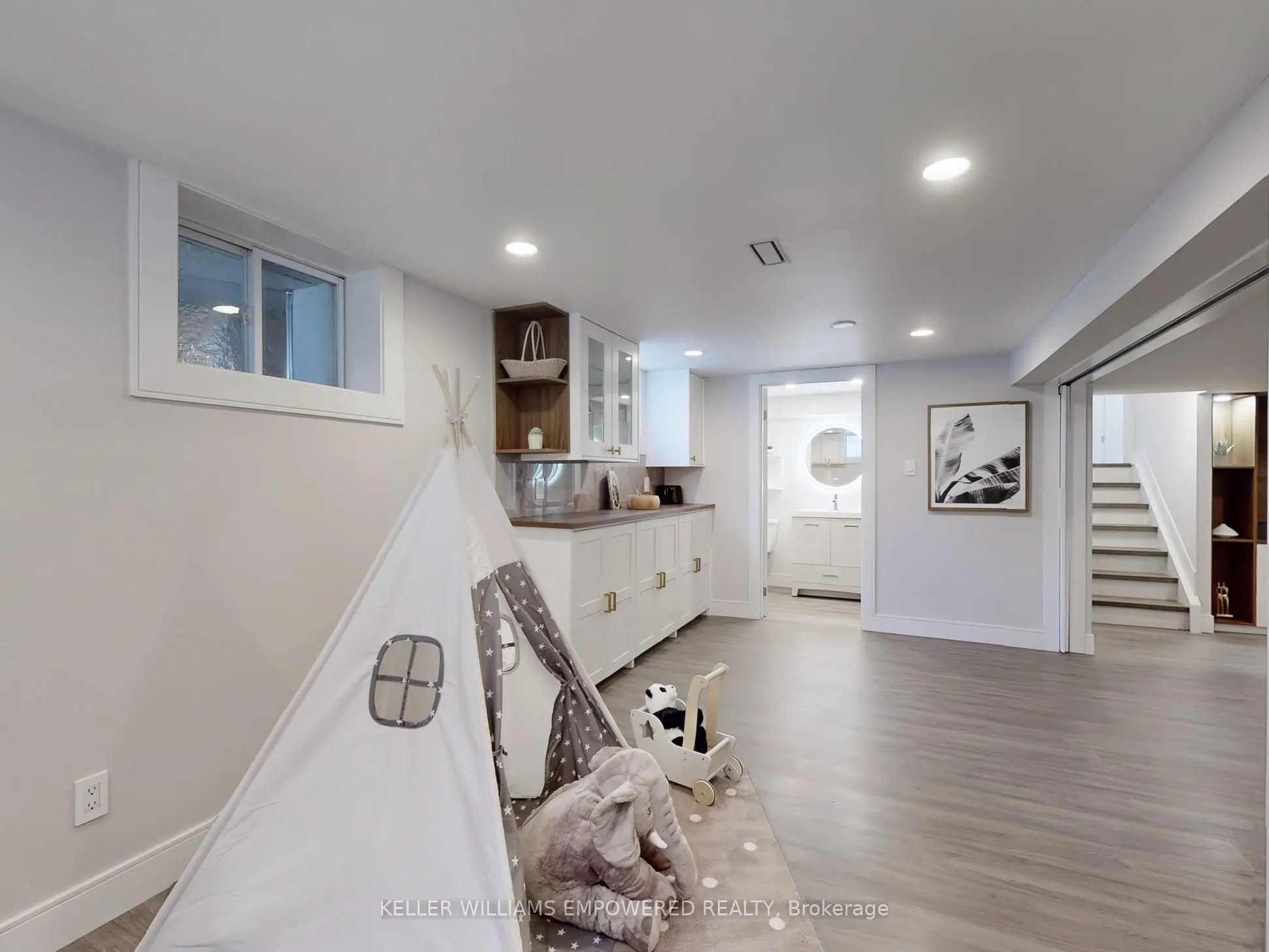 358 Arden Crescent