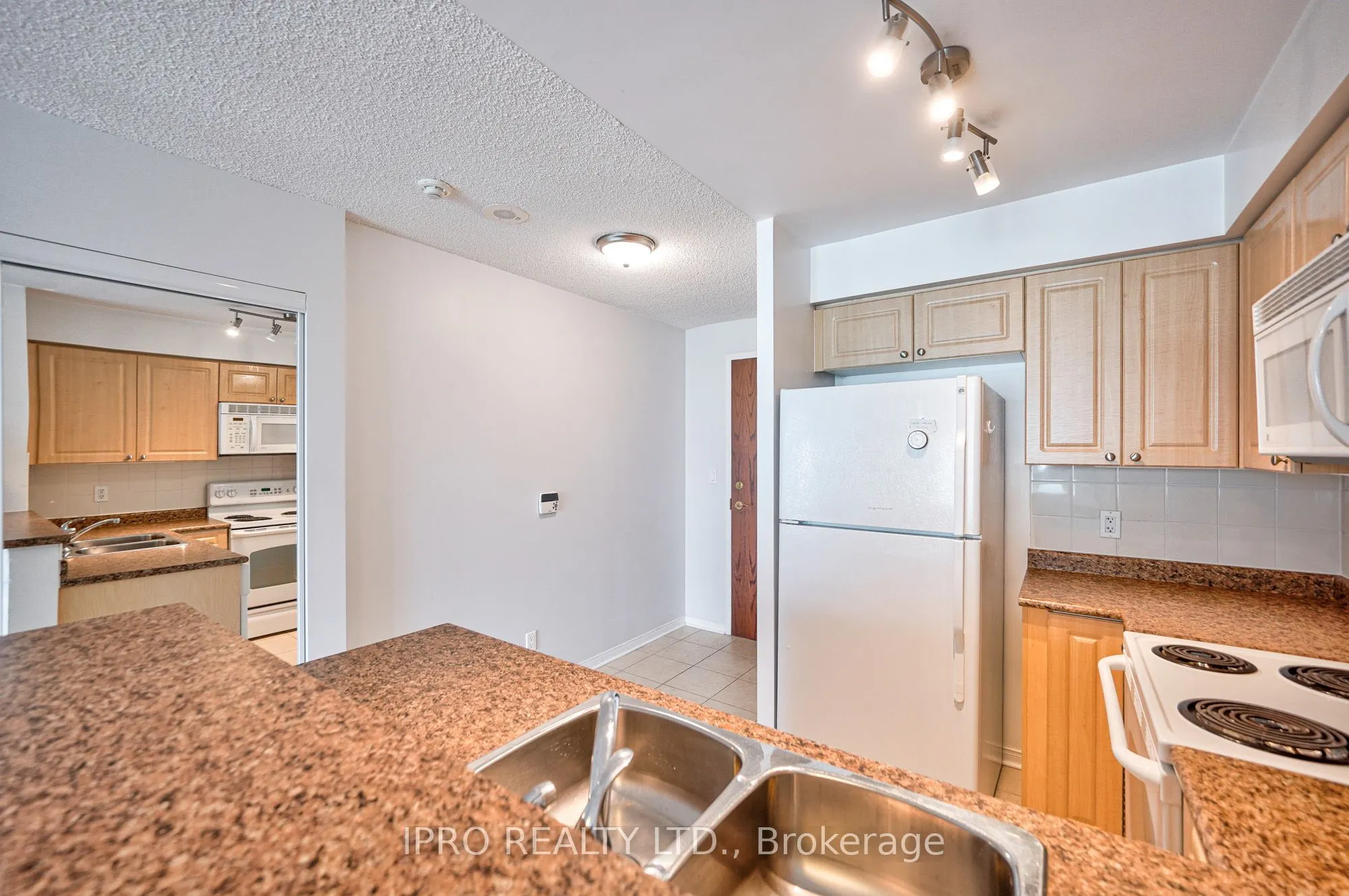 7 Michael Power Place, #1509
