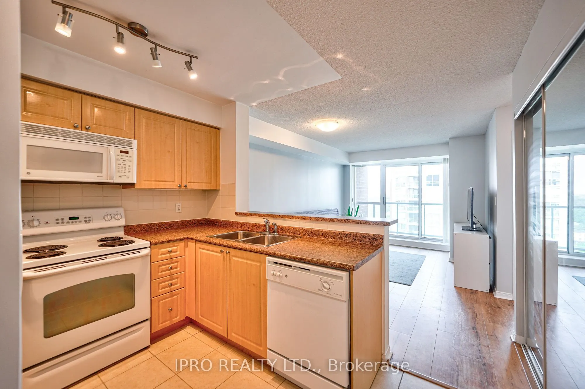 7 Michael Power Place, #1509