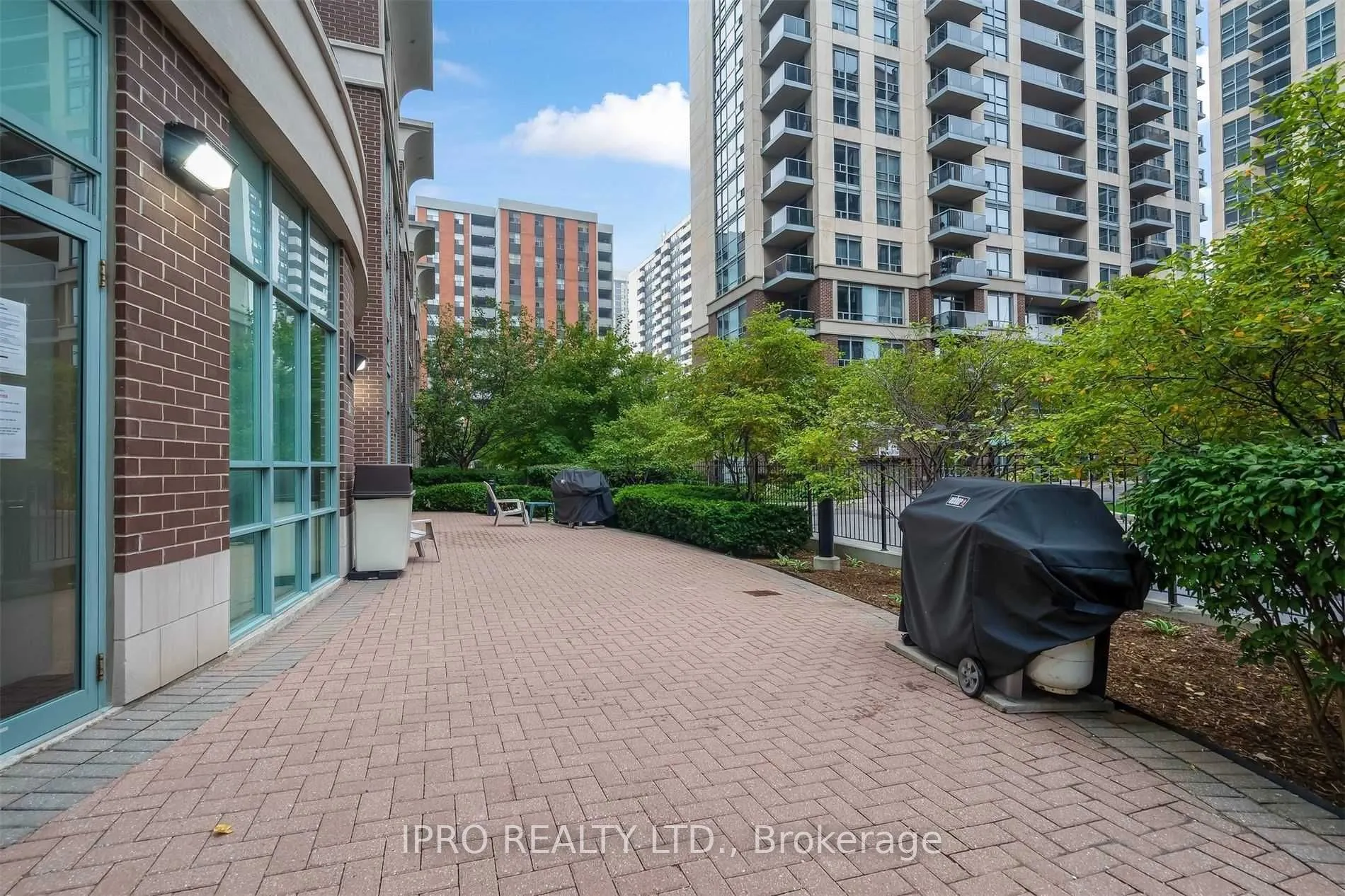 7 Michael Power Place, #1509