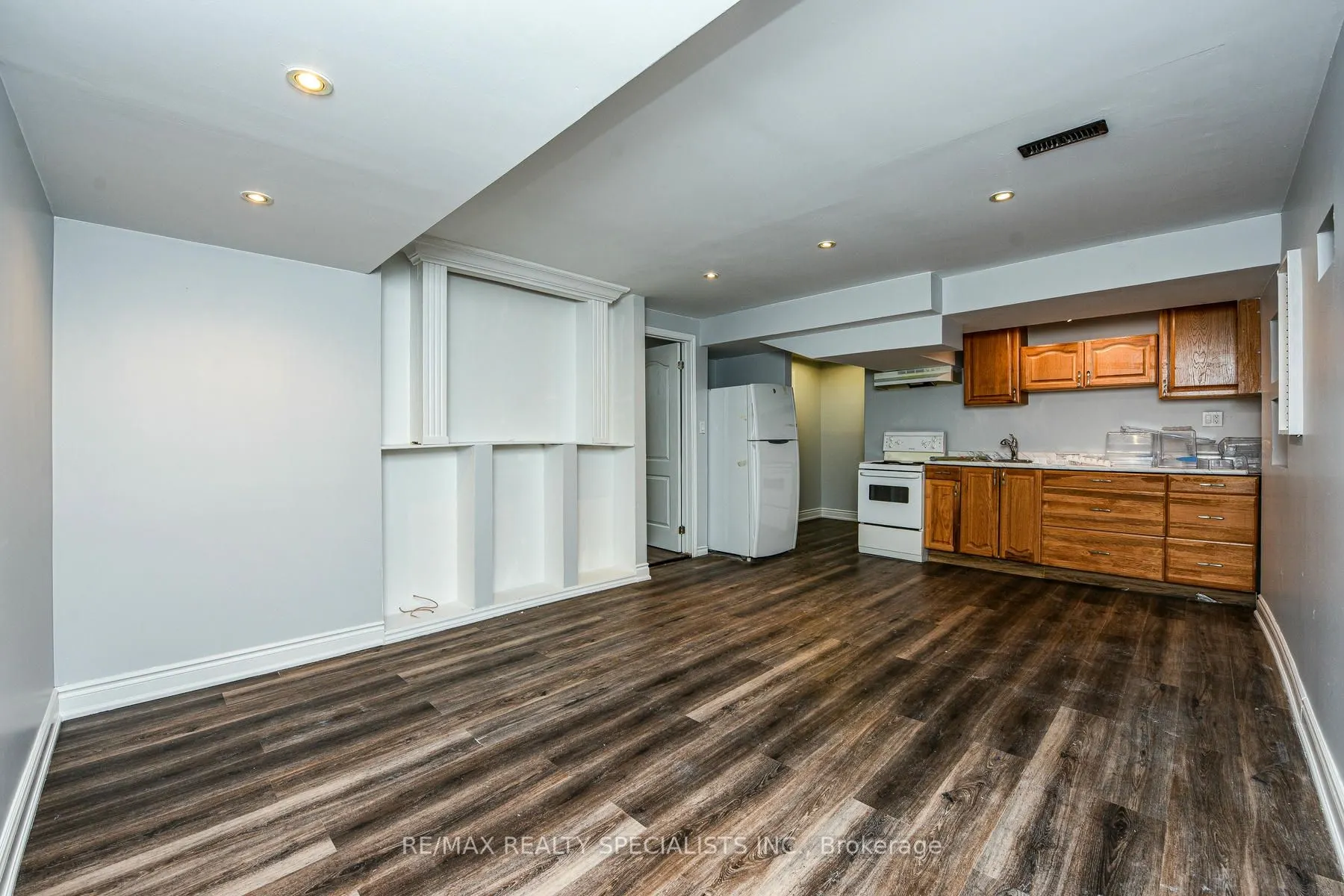 92 Softneedle Avenue
