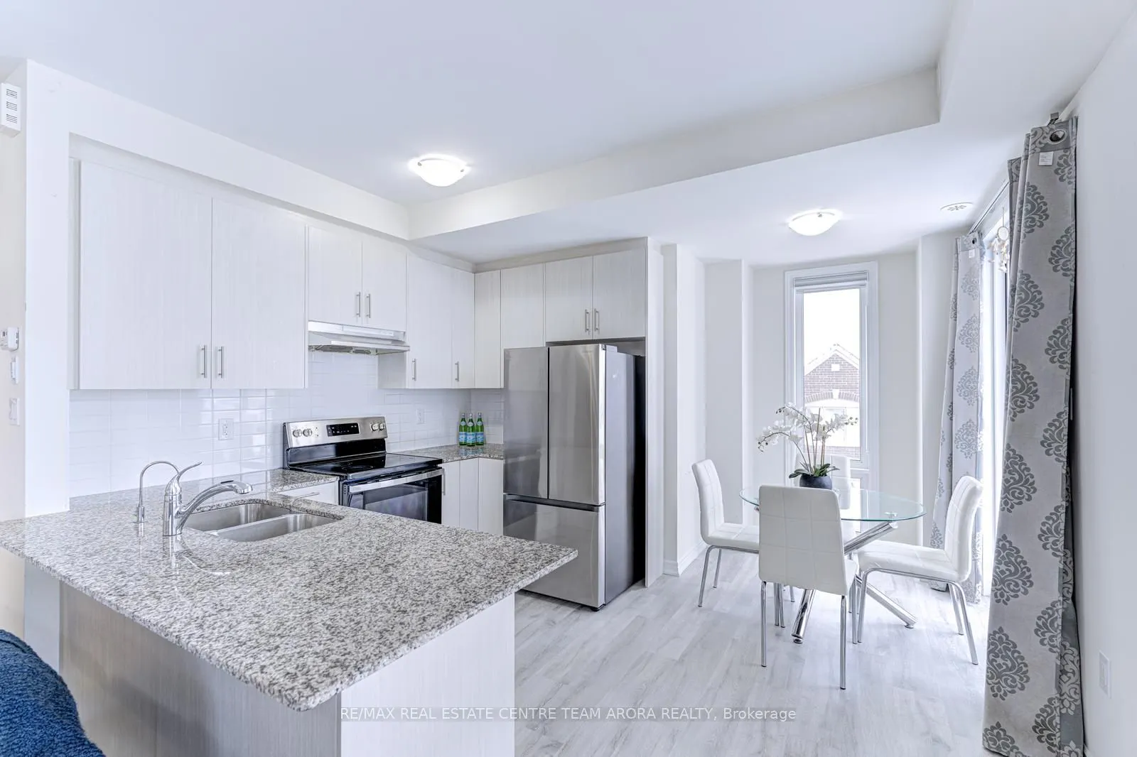 10 Knotsberry Circle, #2