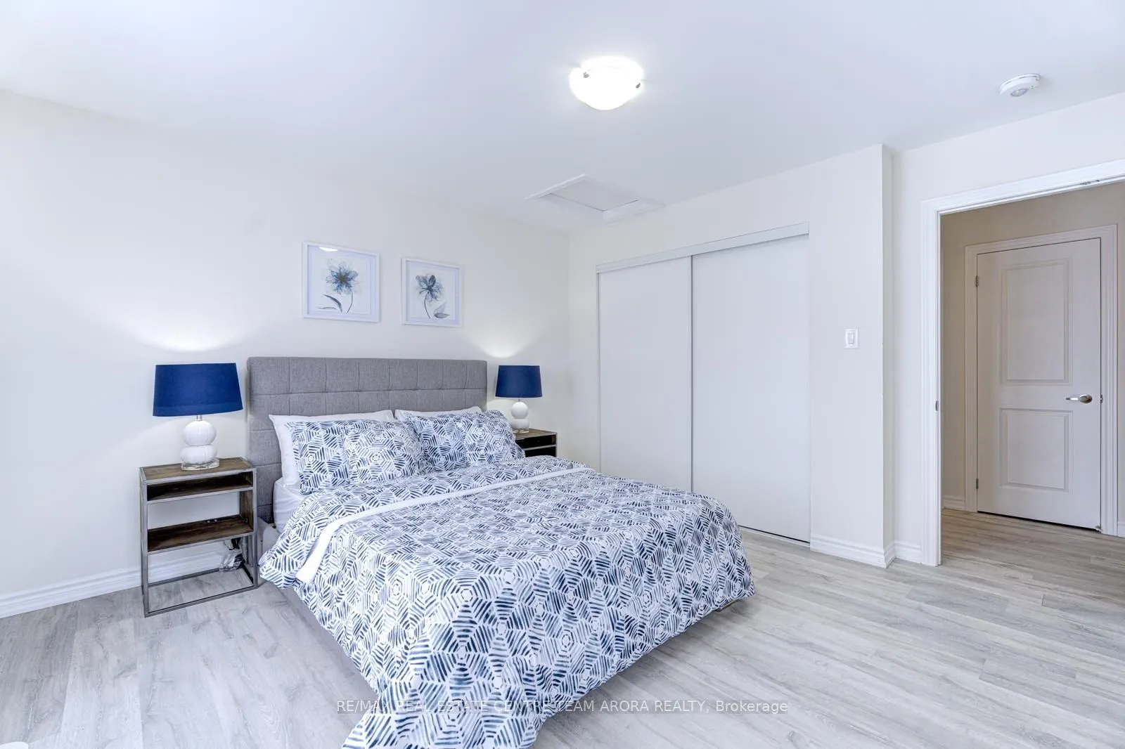 10 Knotsberry Circle, #2
