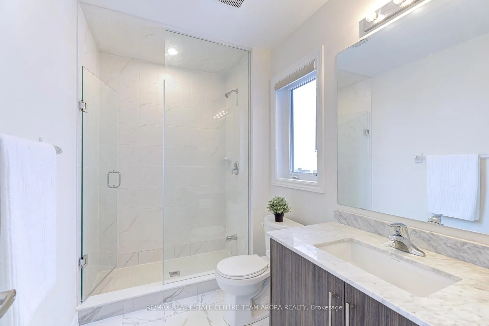 10 Knotsberry Circle, #2
