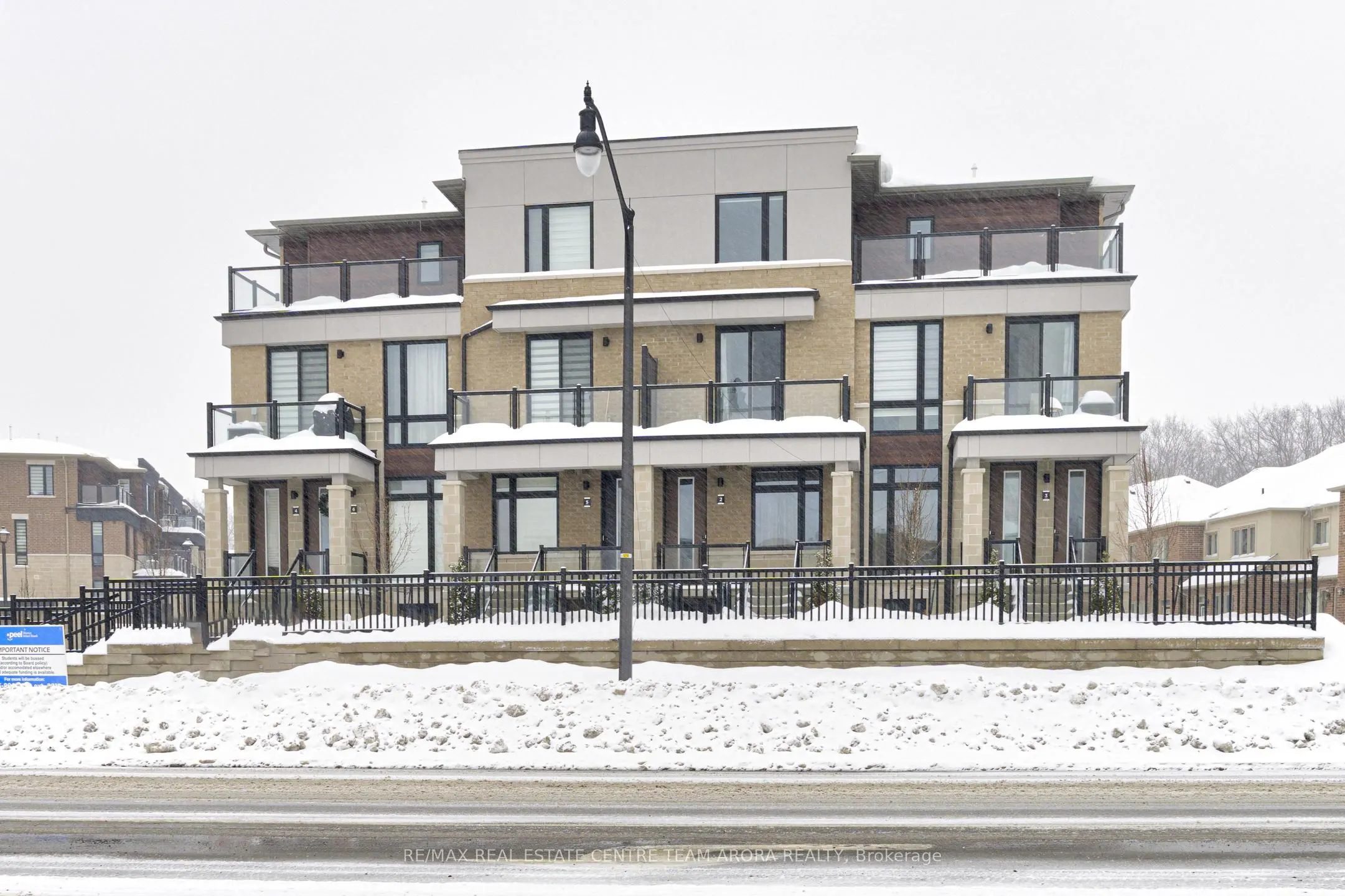 10 Knotsberry Circle, #2