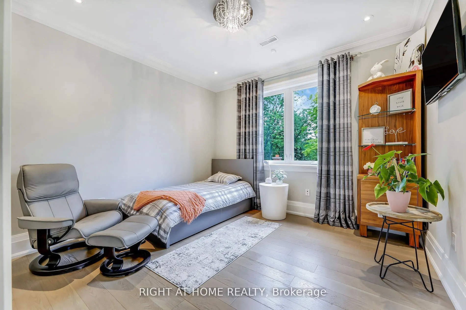 484 Avonwood Drive