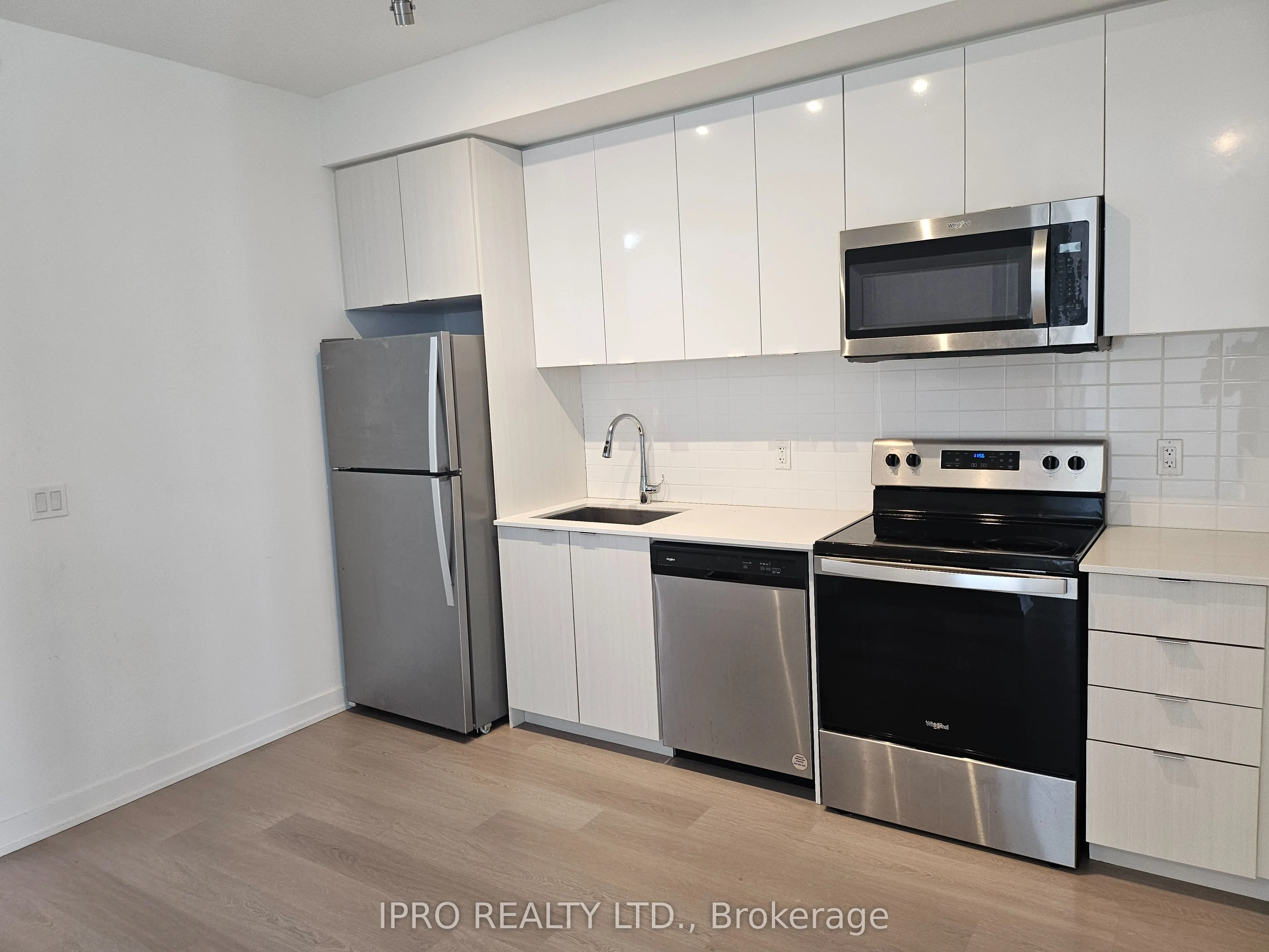859 The Queensway, #307