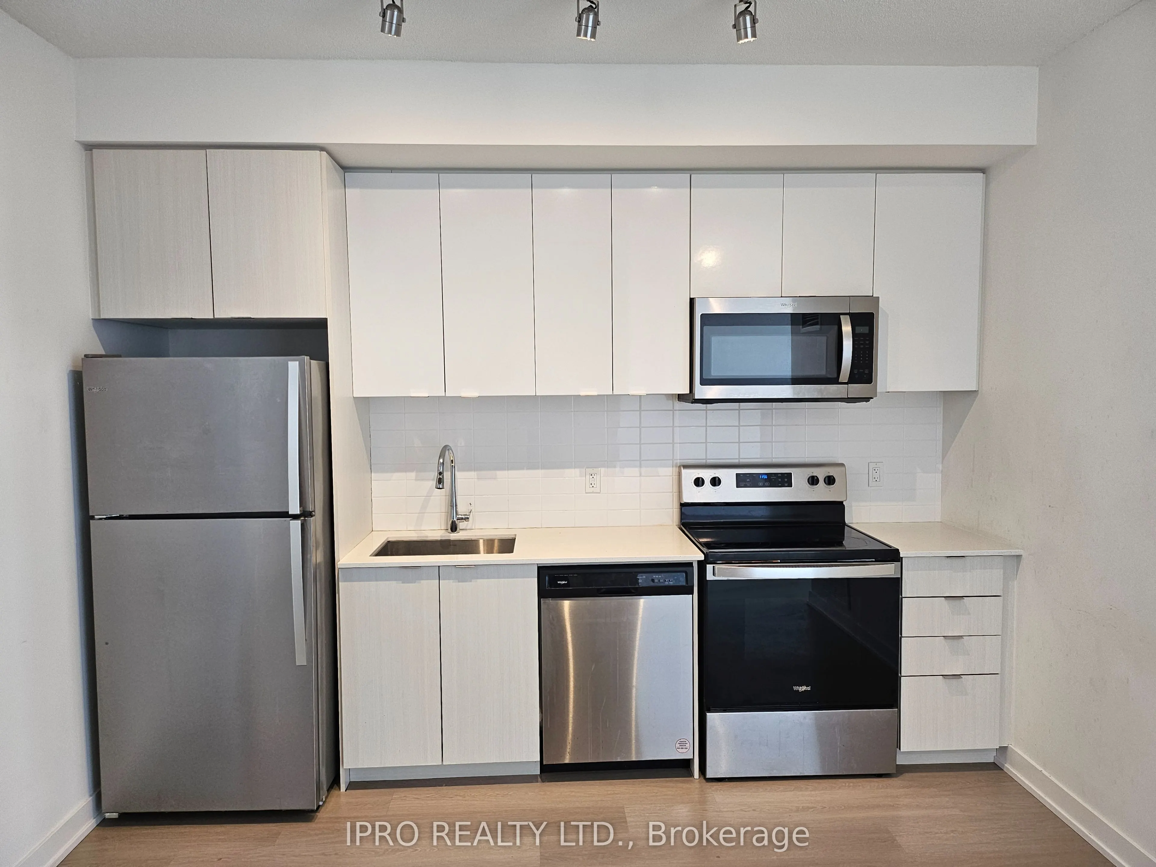 859 The Queensway, #307