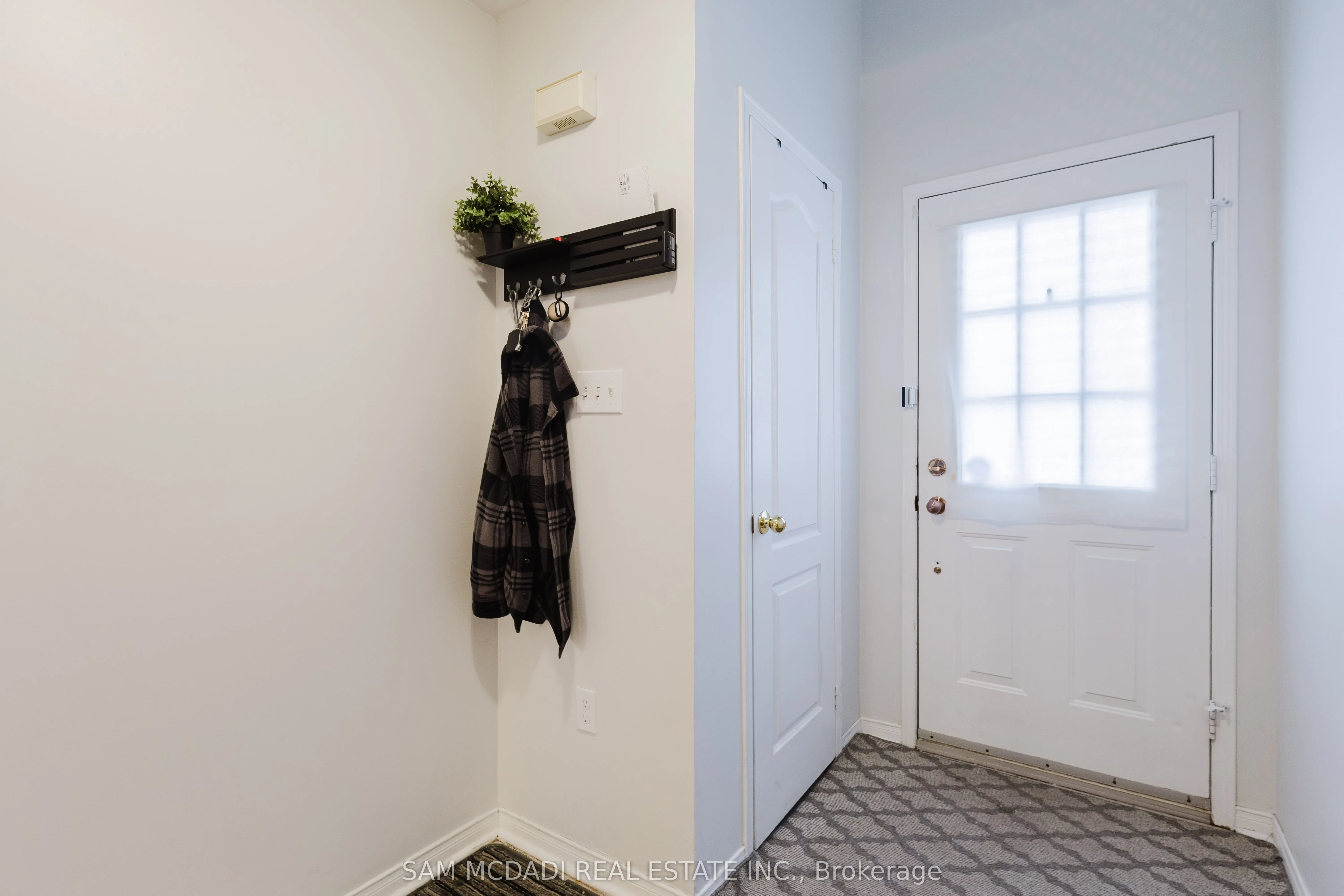 1591 South Parade Court, #32