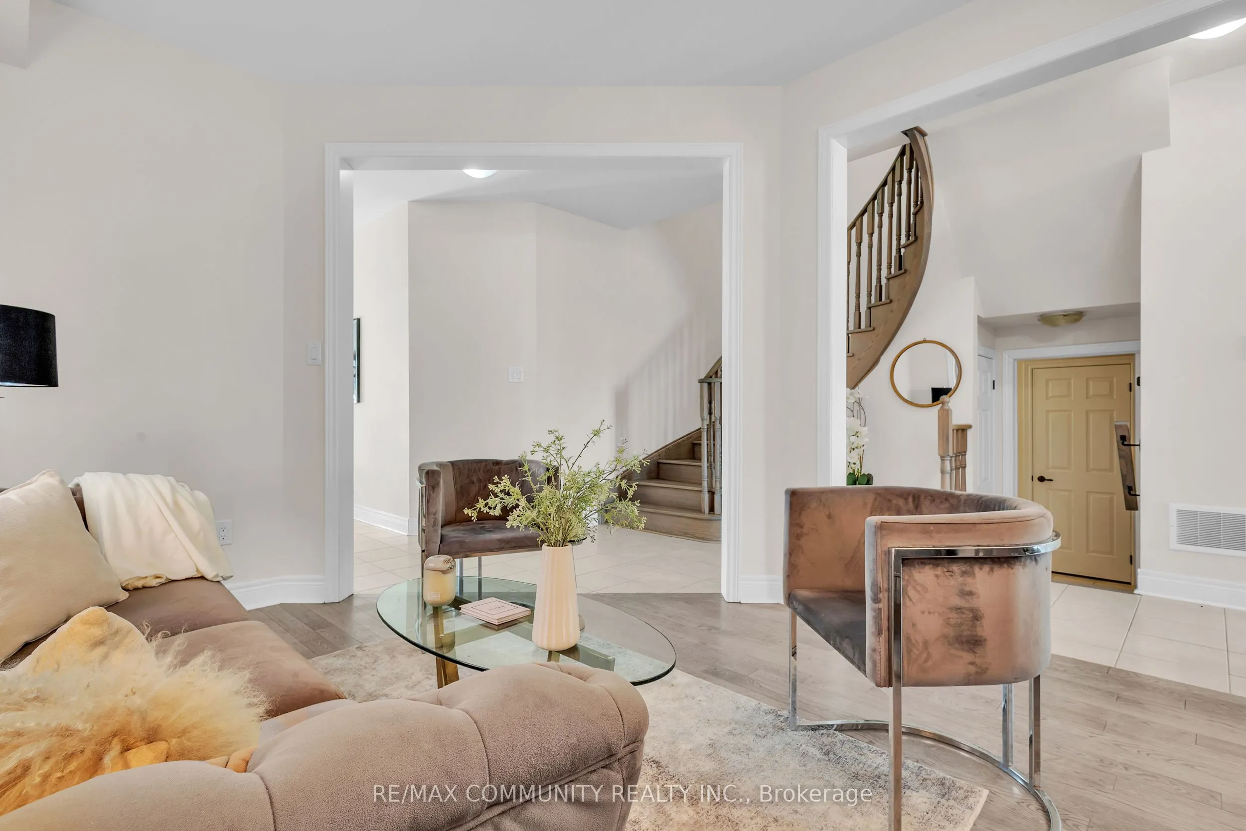 18 Walworth Street