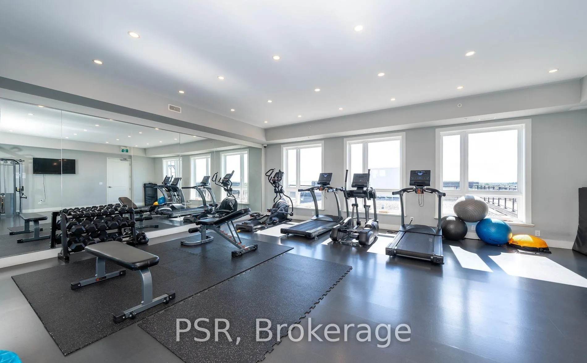 640 Sauve Street, #105