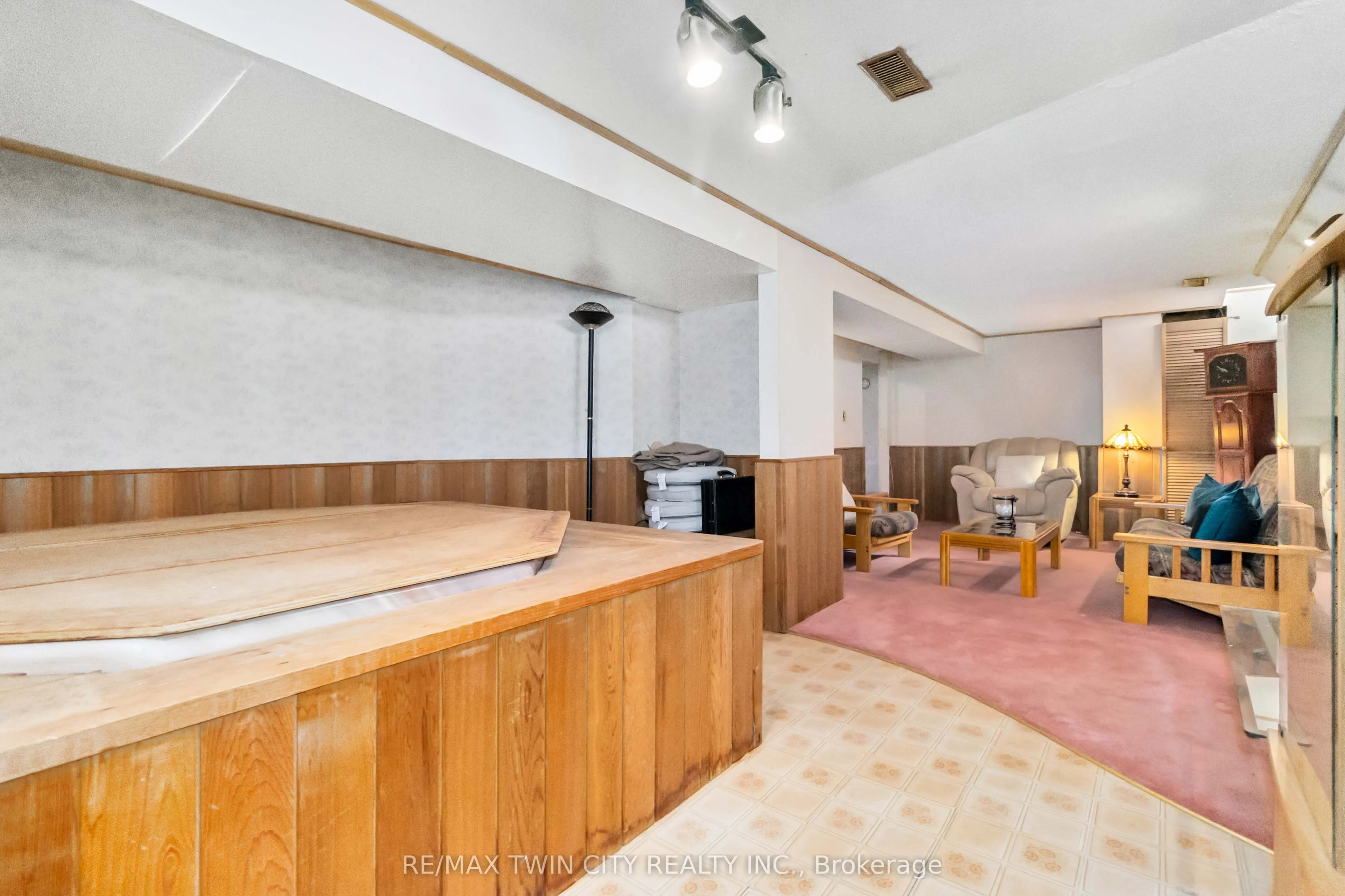 4124 Taffey Crescent