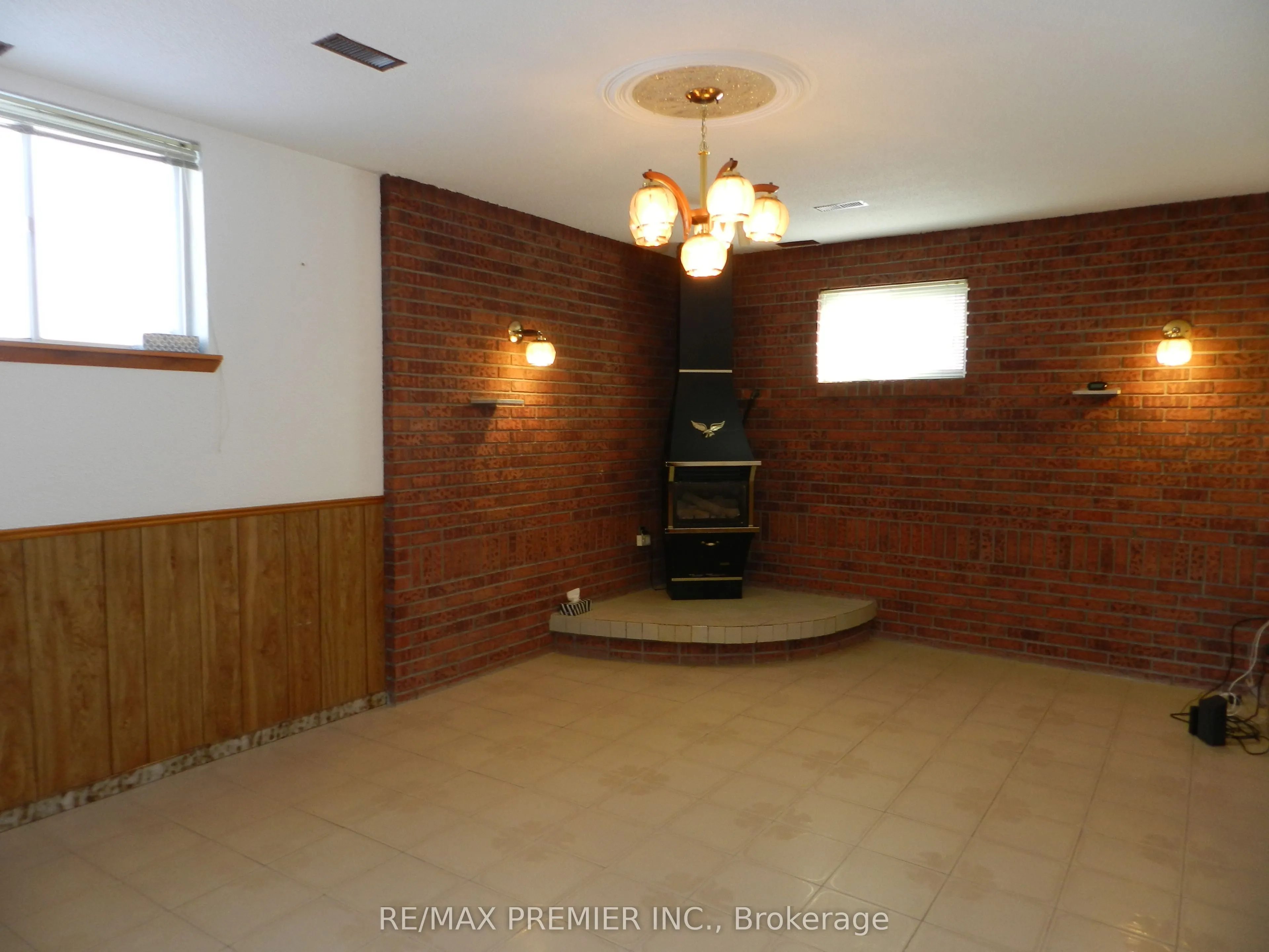 5 Stong Court
