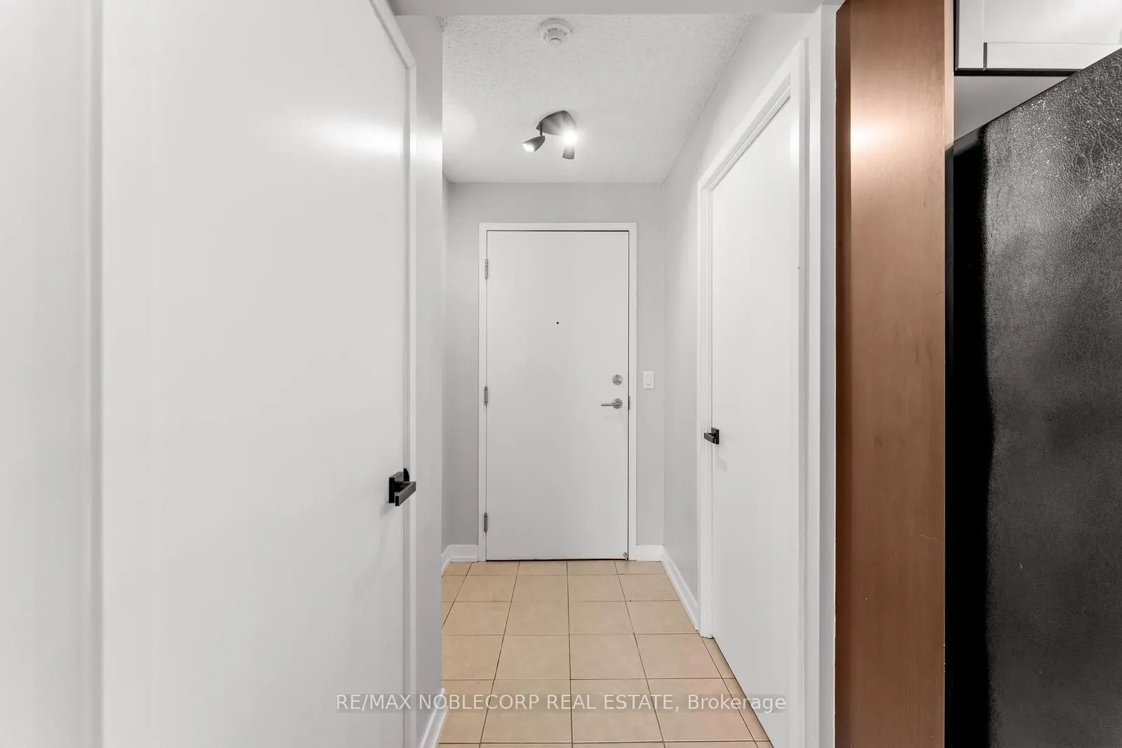 812 Lansdowne Avenue, #113