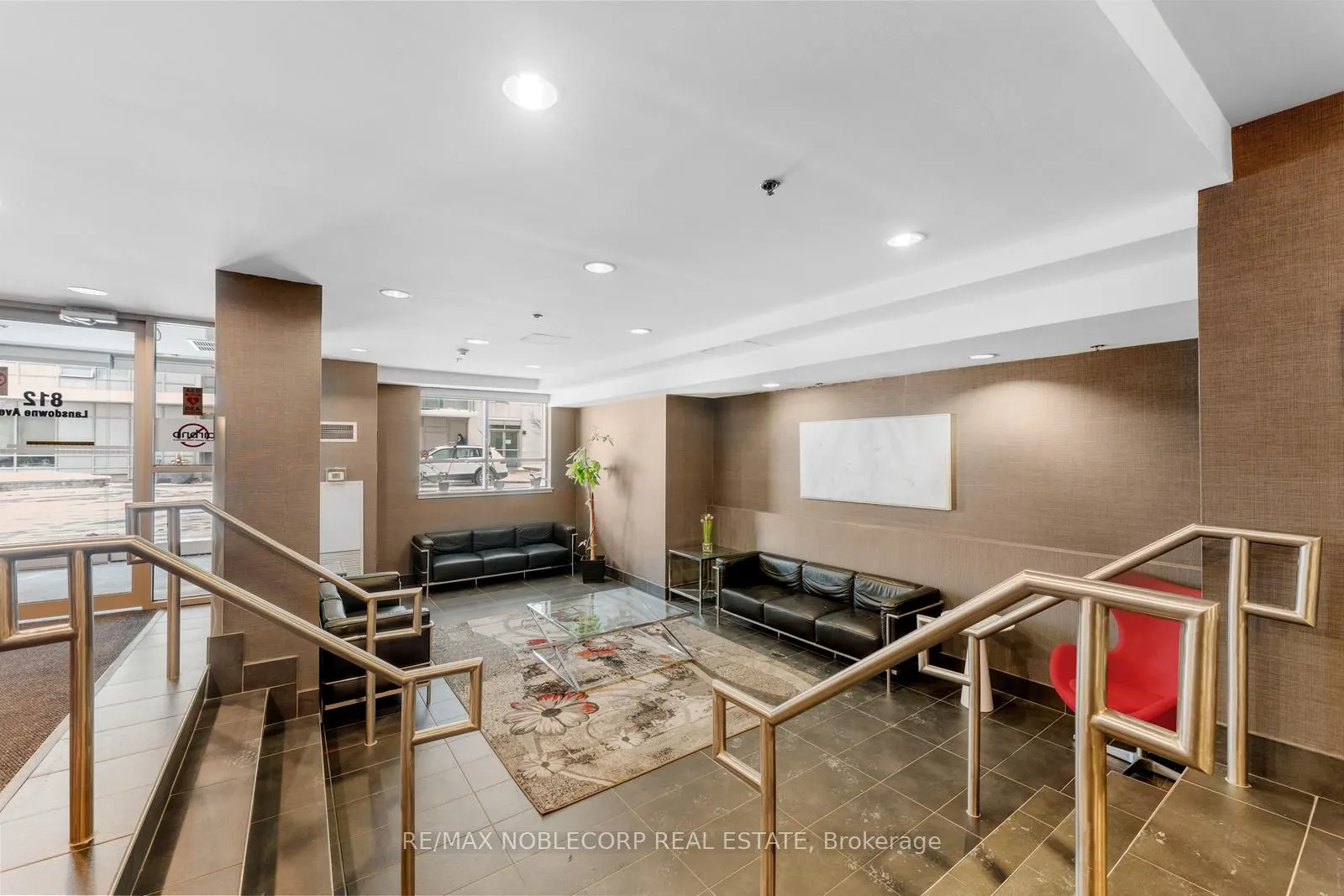 812 Lansdowne Avenue, #113