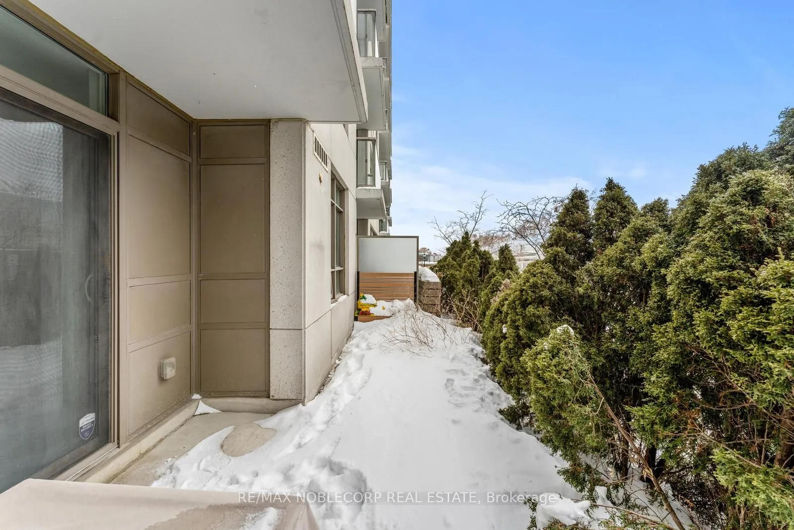 812 Lansdowne Avenue, #113