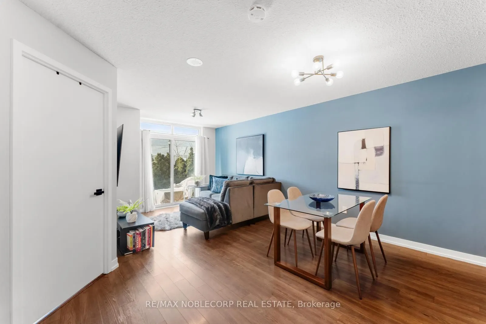 812 Lansdowne Avenue, #113