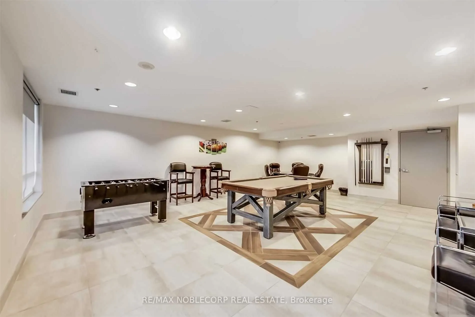 812 Lansdowne Avenue, #113