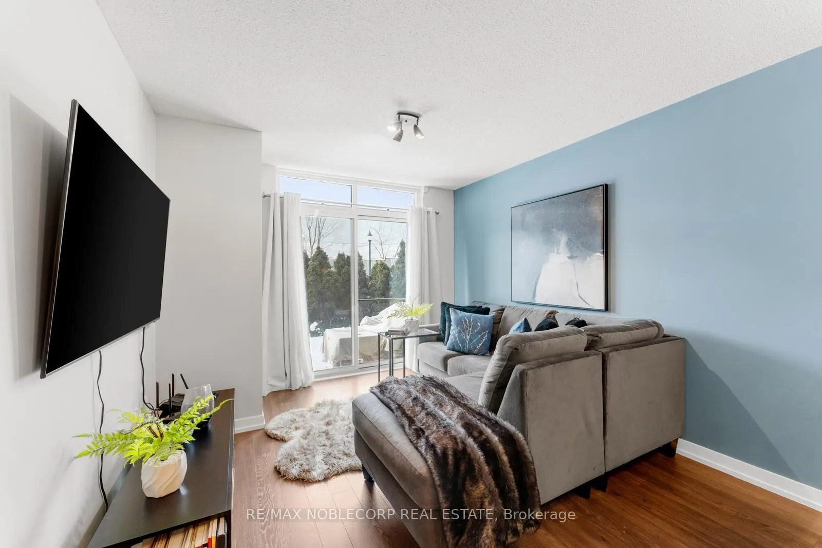 812 Lansdowne Avenue, #113
