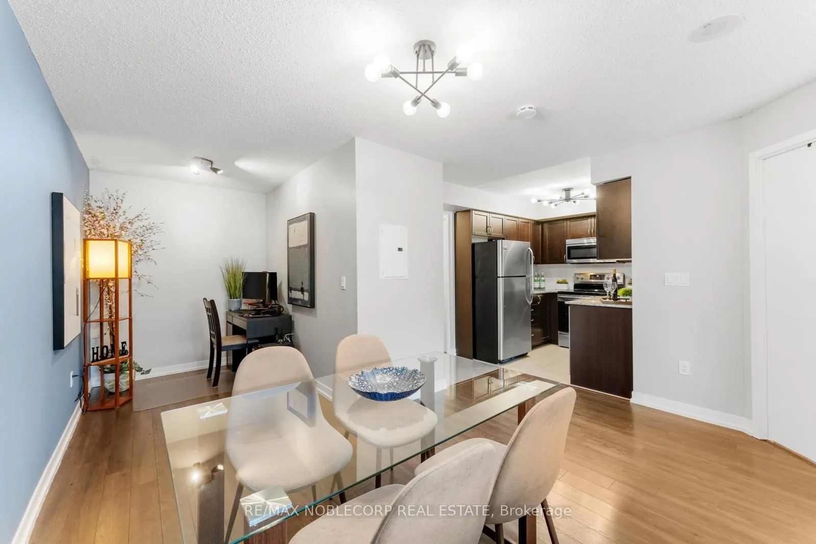 812 Lansdowne Avenue, #113