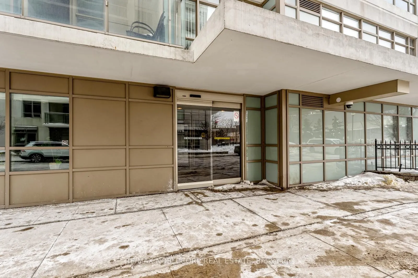 812 Lansdowne Avenue, #113