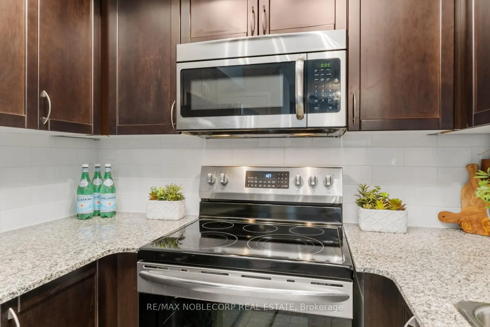 812 Lansdowne Avenue, #113
