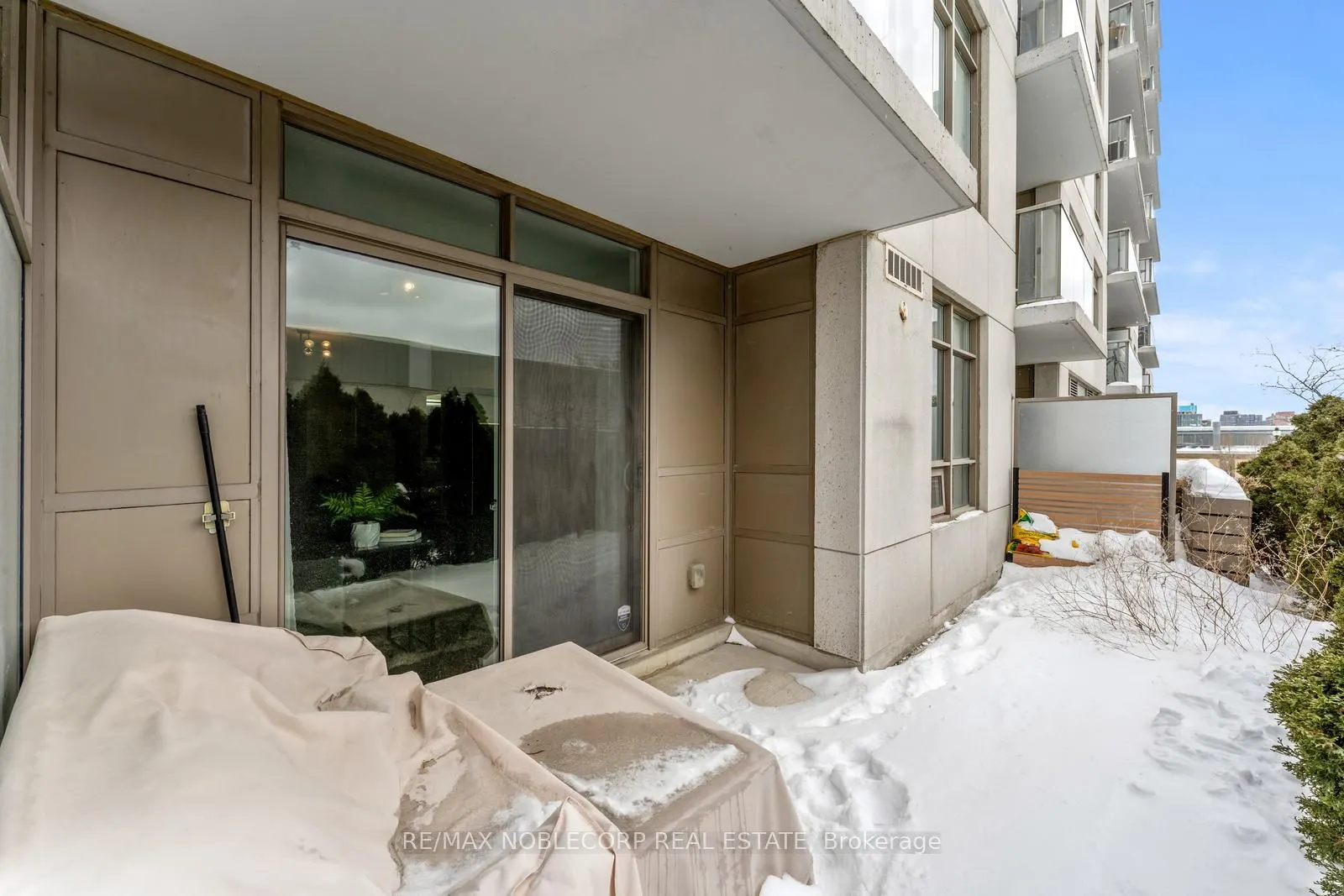 812 Lansdowne Avenue, #113