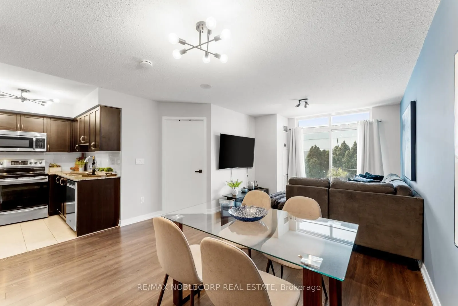812 Lansdowne Avenue, #113