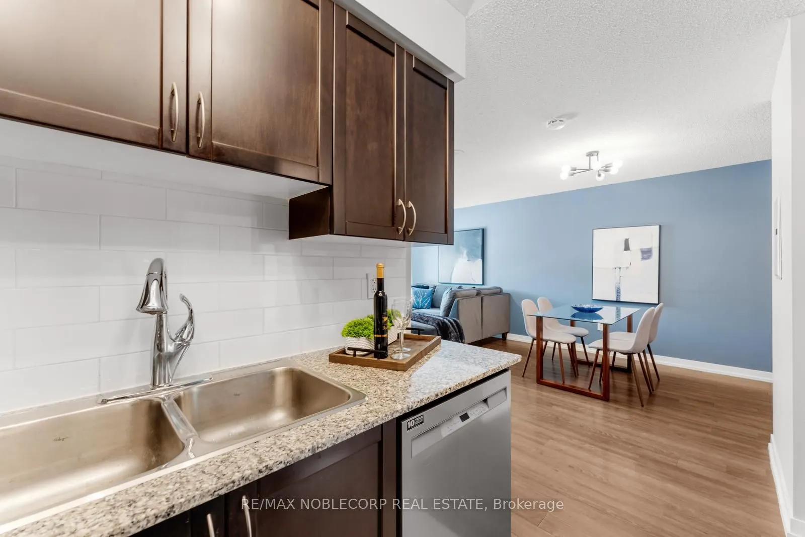 812 Lansdowne Avenue, #113