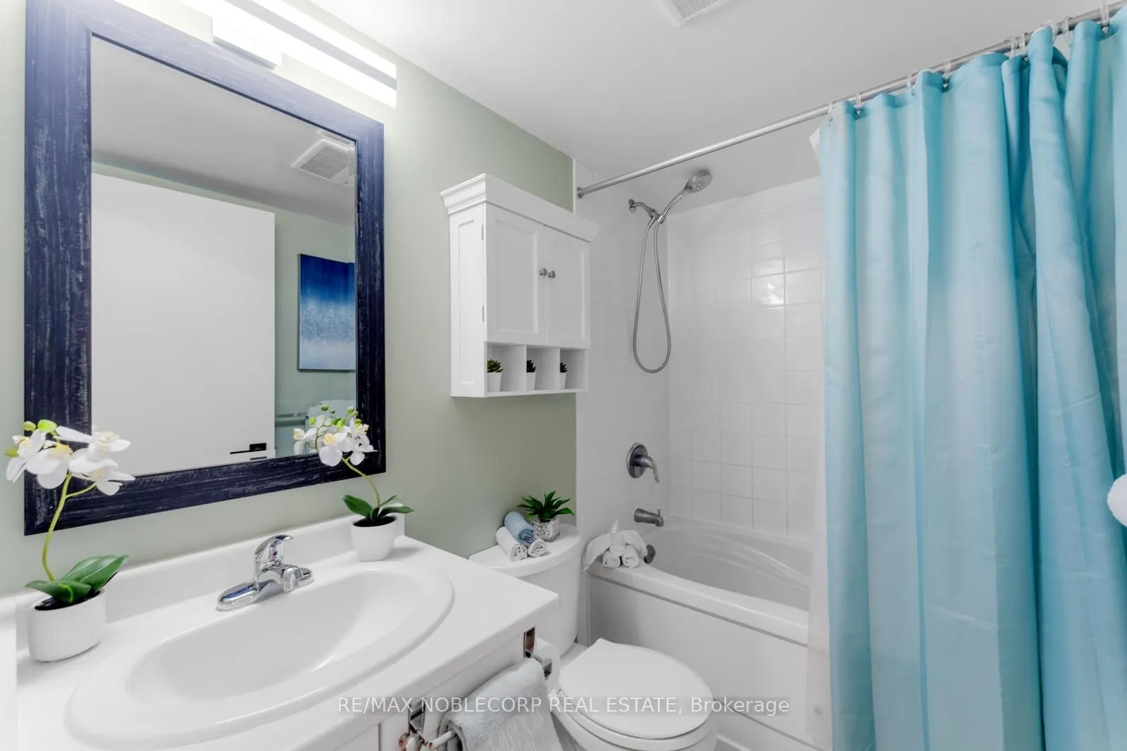 812 Lansdowne Avenue, #113