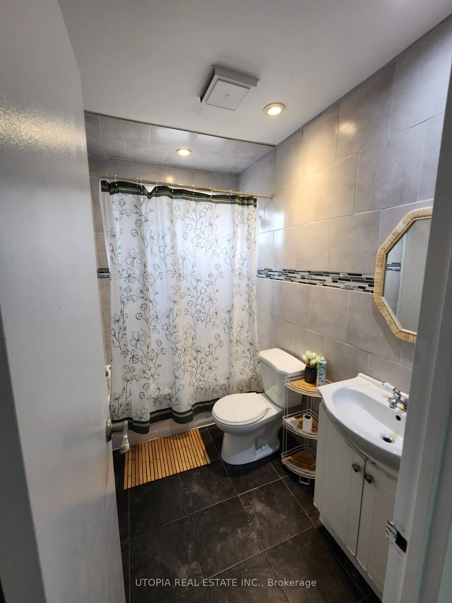 2170 Bromsgrove Road, #203